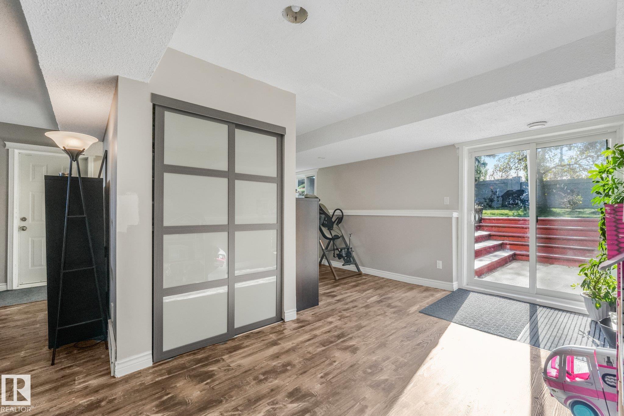 https://zimg.paragon.ice.com/ParagonImages/Property/PM/RAE/225424413/40/0/0/a6ccf5813ff7a2d50016b9e5912fe223/1/2f0b5cc5deda4f48a24b6b818306752d/225424413-7effc700-9dda-46b8-8aa7-601111b7e8f5.JPG