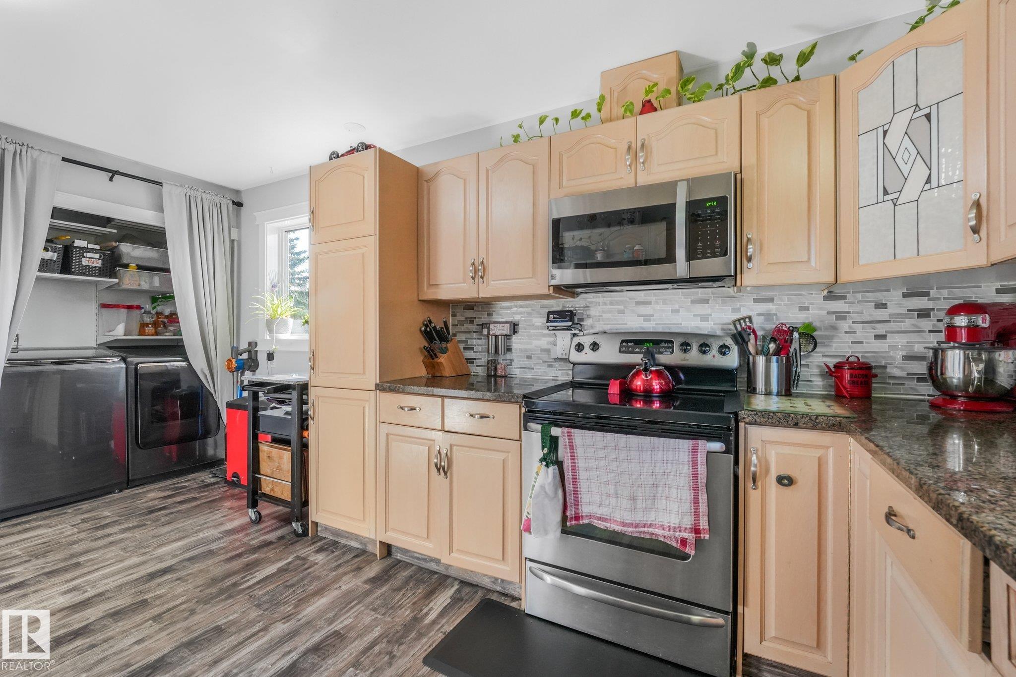 https://zimg.paragon.ice.com/ParagonImages/Property/PM/RAE/225424413/52/0/0/1cf7f48852a34f2585ec617ff942ecdc/1/2f0b5cc5deda4f48a24b6b818306752d/225424413-a69cdb35-3920-4db2-83f7-af5729af8fde.JPG