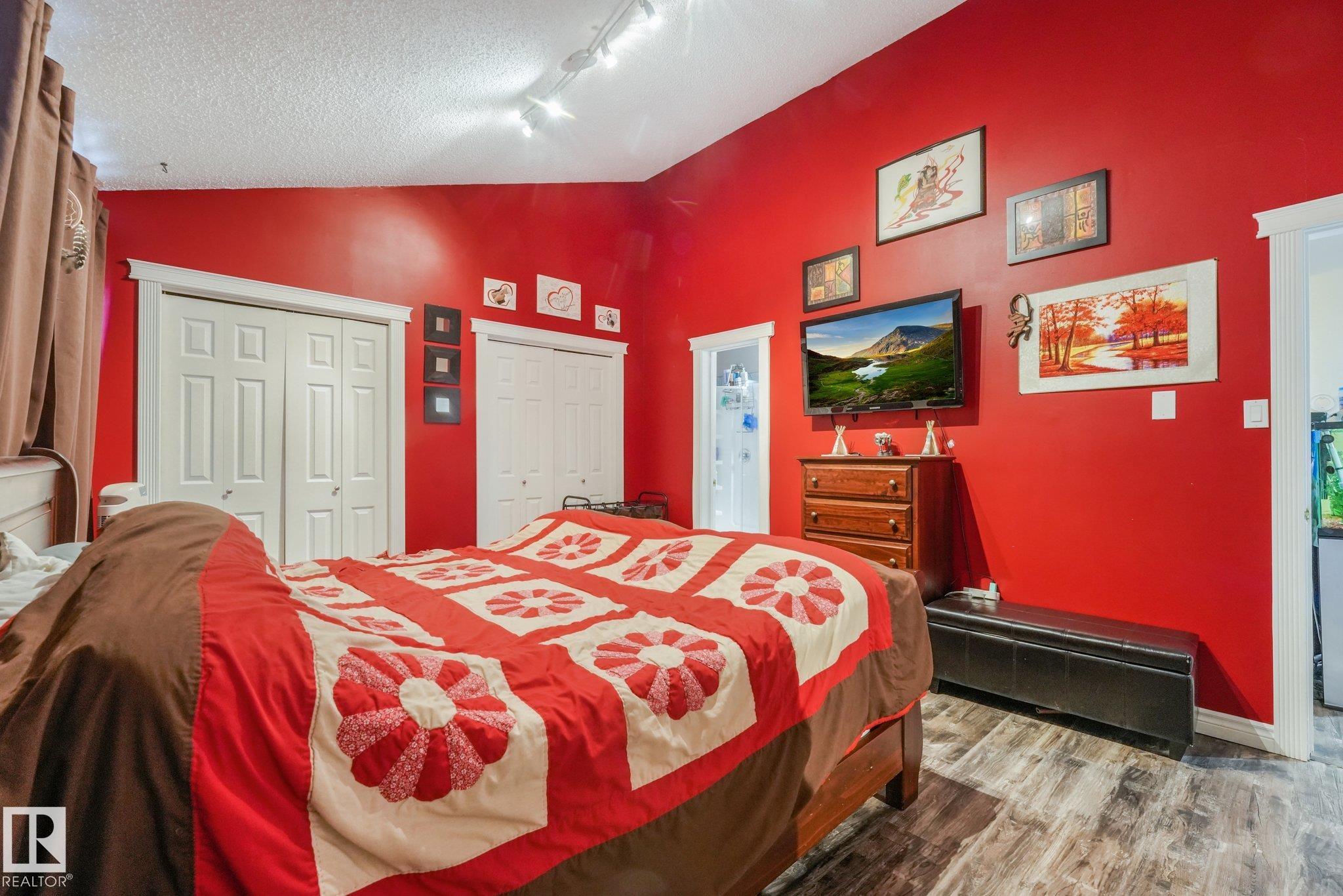 https://zimg.paragon.ice.com/ParagonImages/Property/PM/RAE/225424413/56/0/0/e06618e42649f65592277c88ebfb9a87/1/2f0b5cc5deda4f48a24b6b818306752d/225424413-6b6ff436-a258-43c1-971a-5edb54db3659.JPG