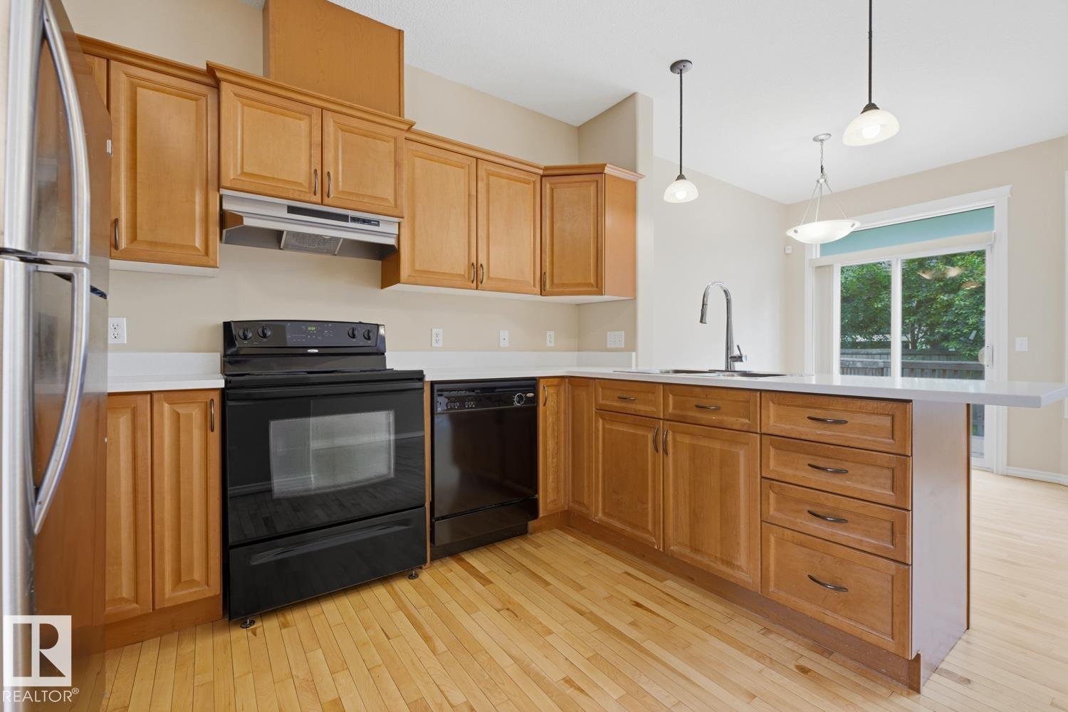 Picture for 11612 11 AV SW