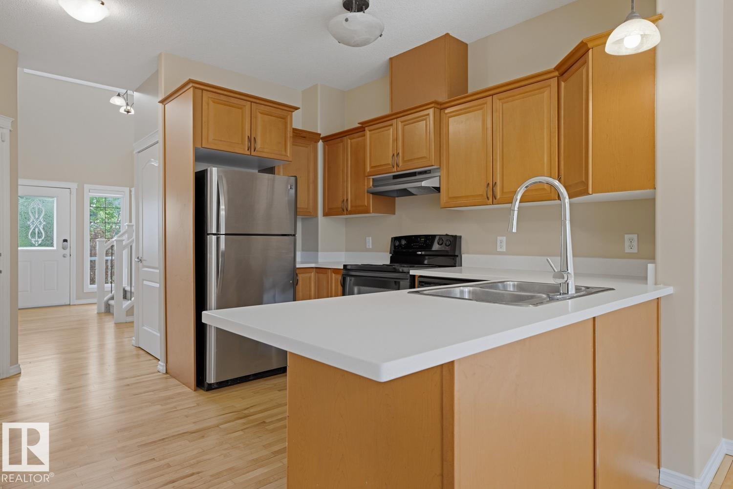 Picture for 11612 11 AV SW