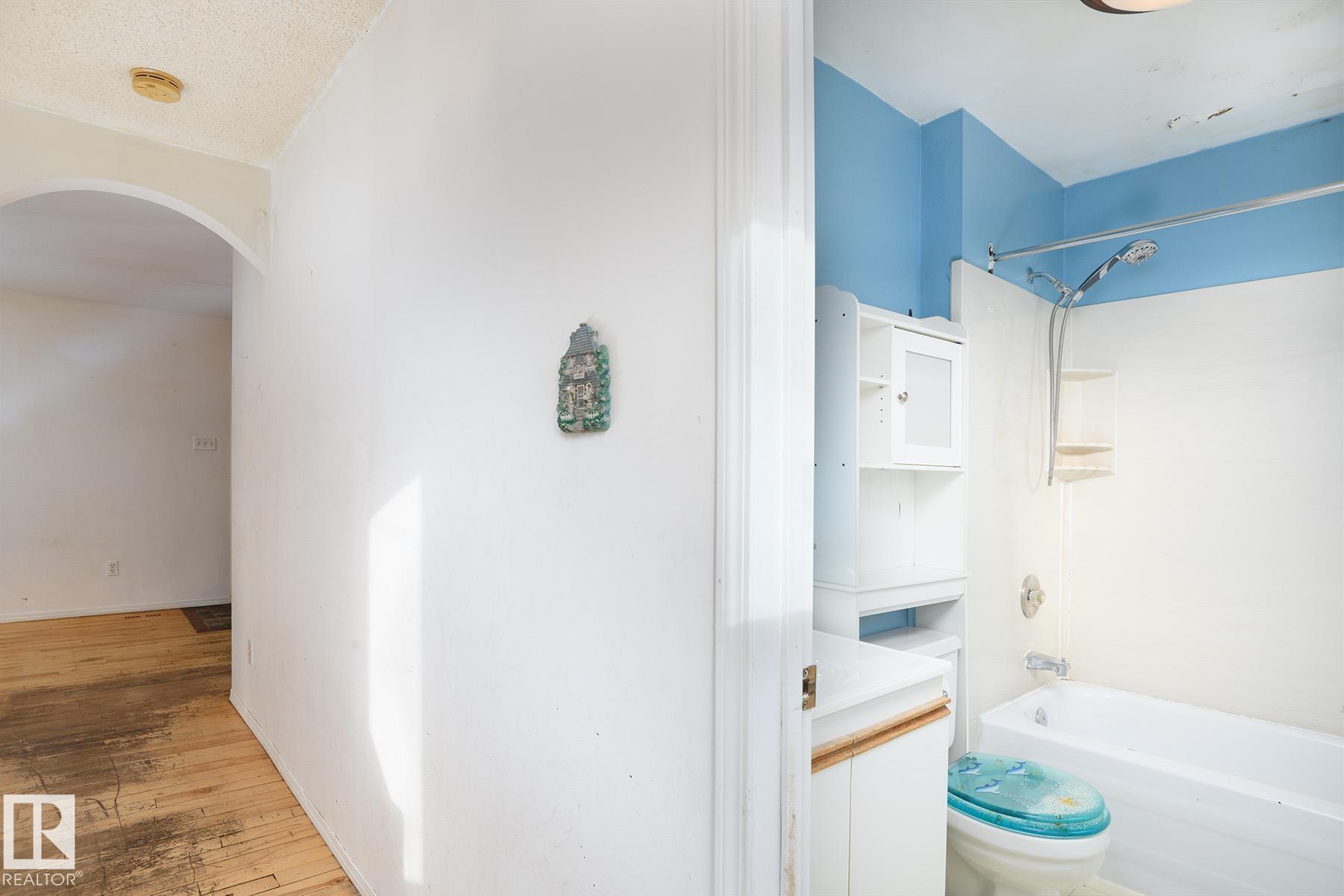 Photo 13 at 11321 89 Street NW, Parkdale, Edmonton
