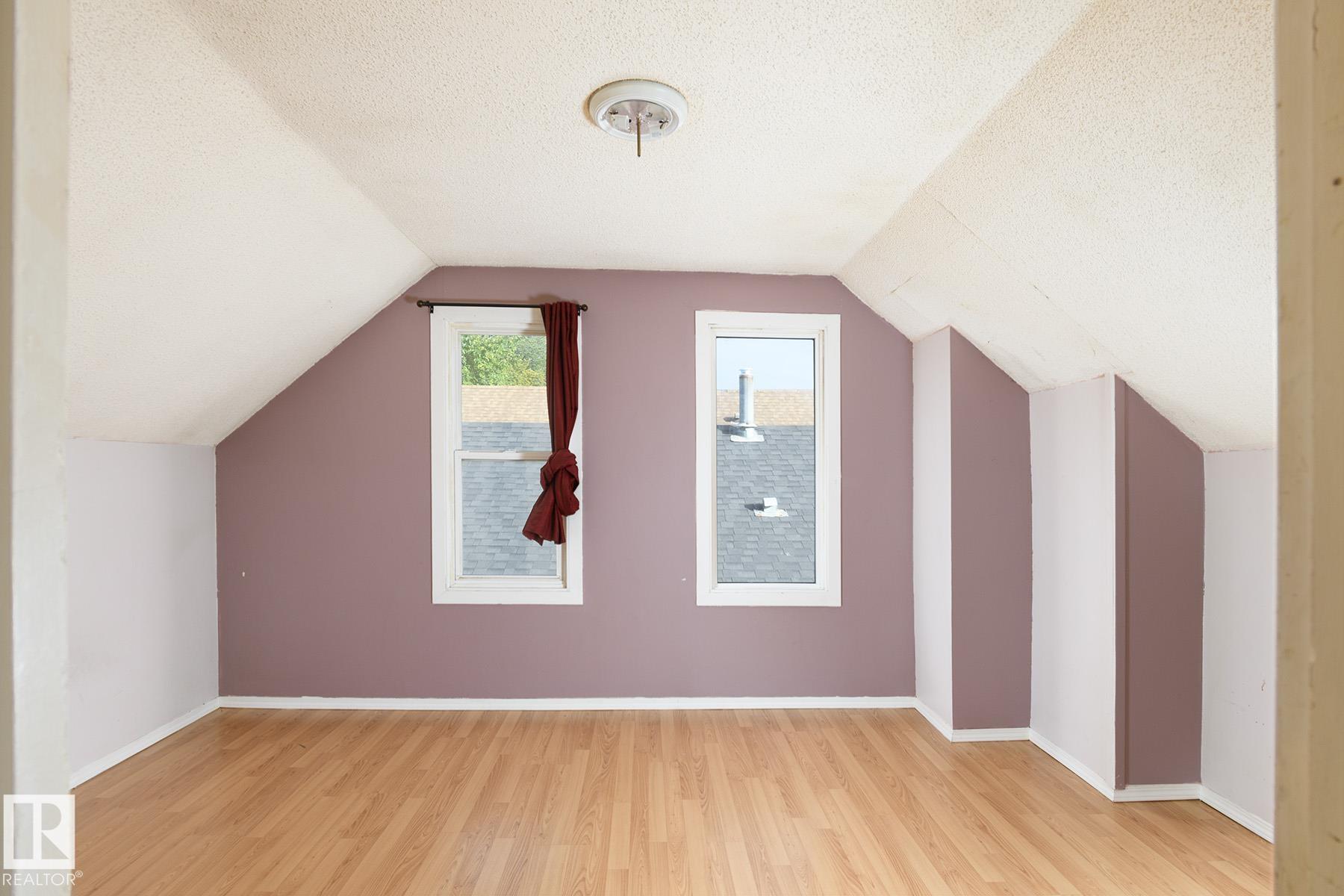 Photo 16 at 11321 89 Street NW, Parkdale, Edmonton