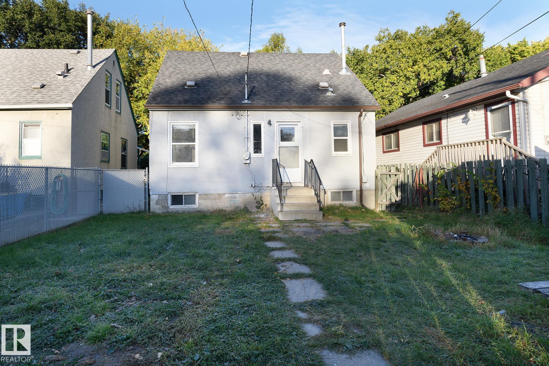 Photo 23 at 11321 89 Street NW, Parkdale, Edmonton