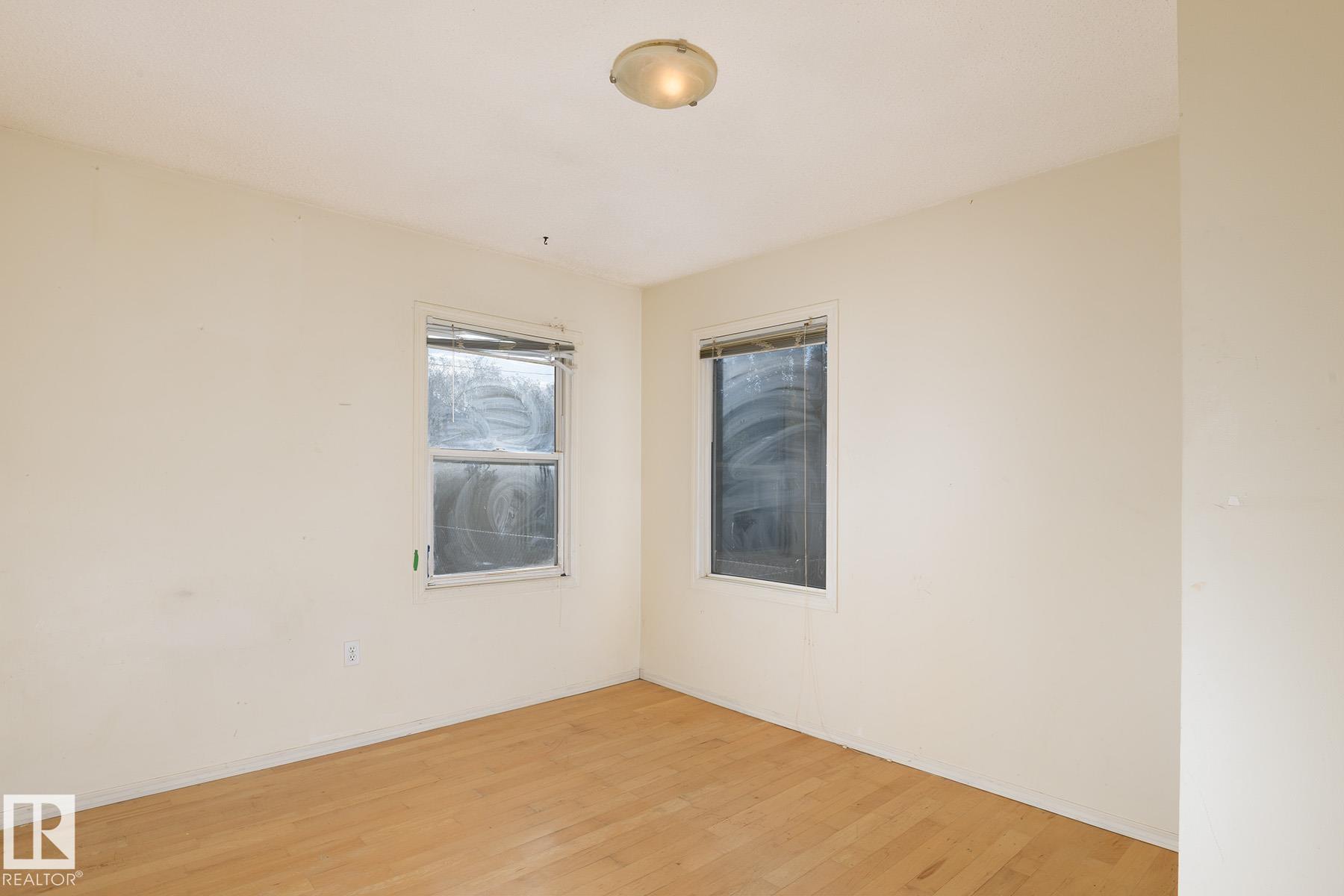 Photo 10 at 11321 89 Street NW, Parkdale, Edmonton