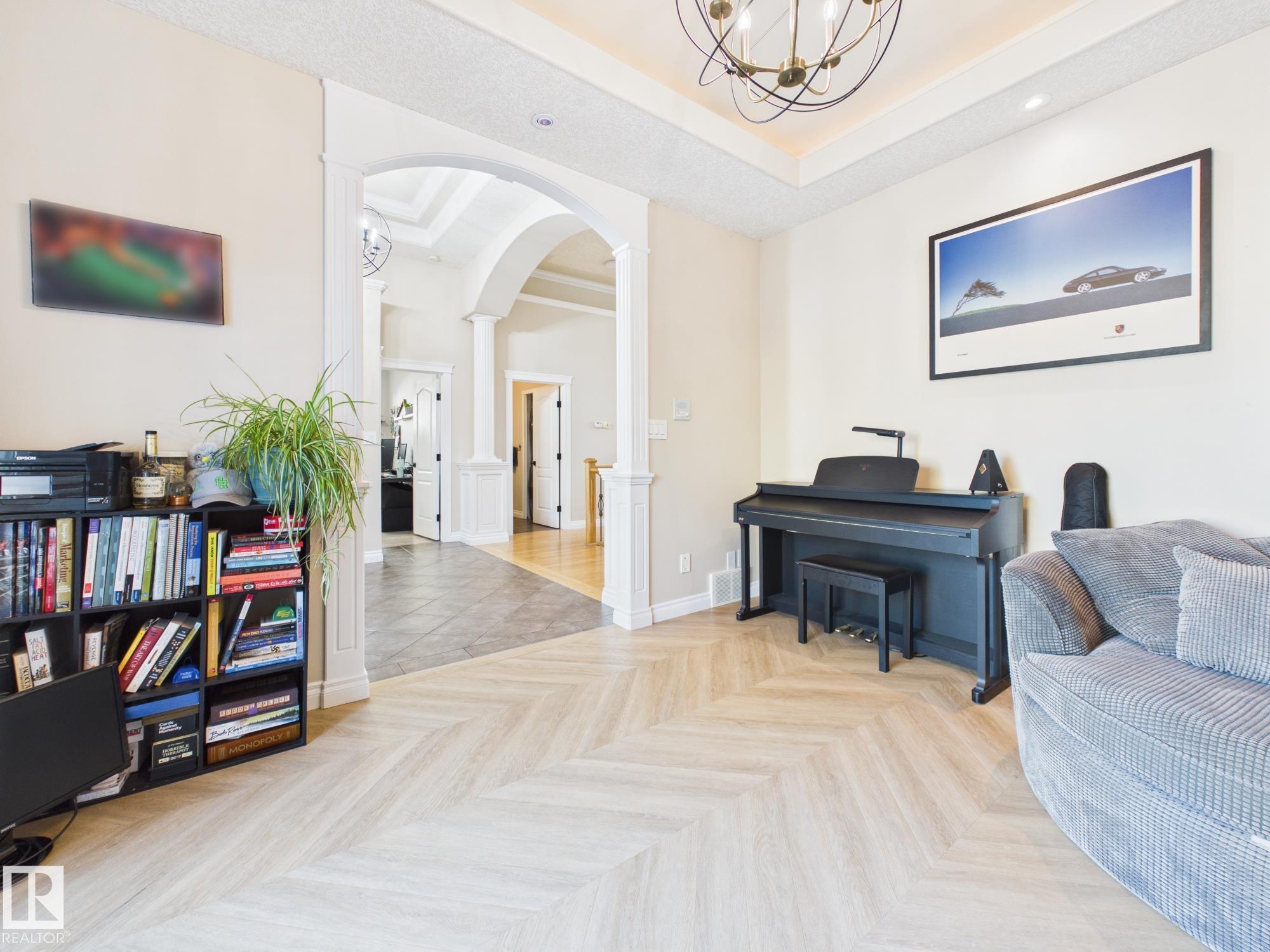Photo 8 at 14815 16 Street NW, Fraser, Edmonton
