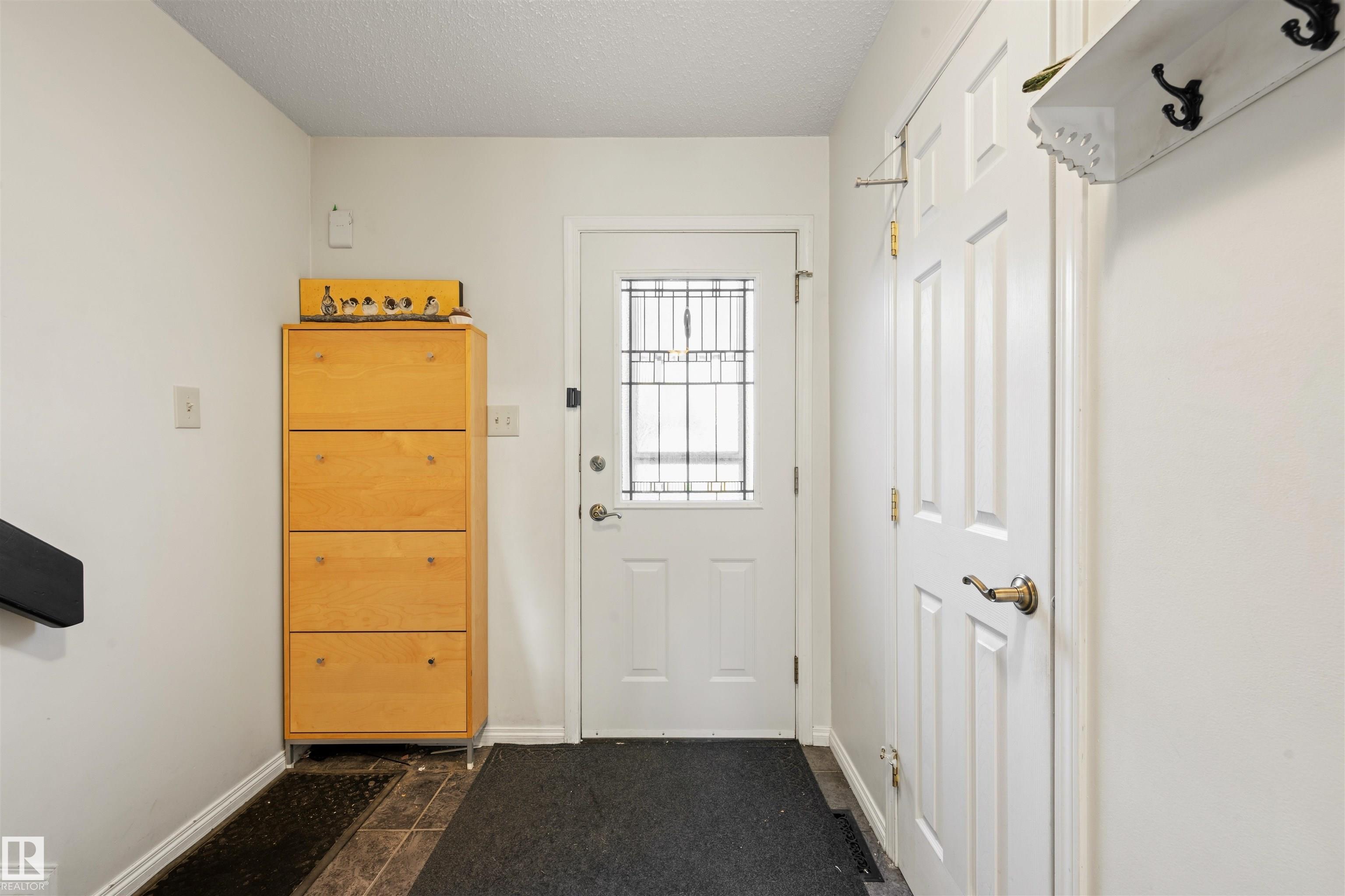 7067 32 Avenue NW, Kameyosek, Edmonton