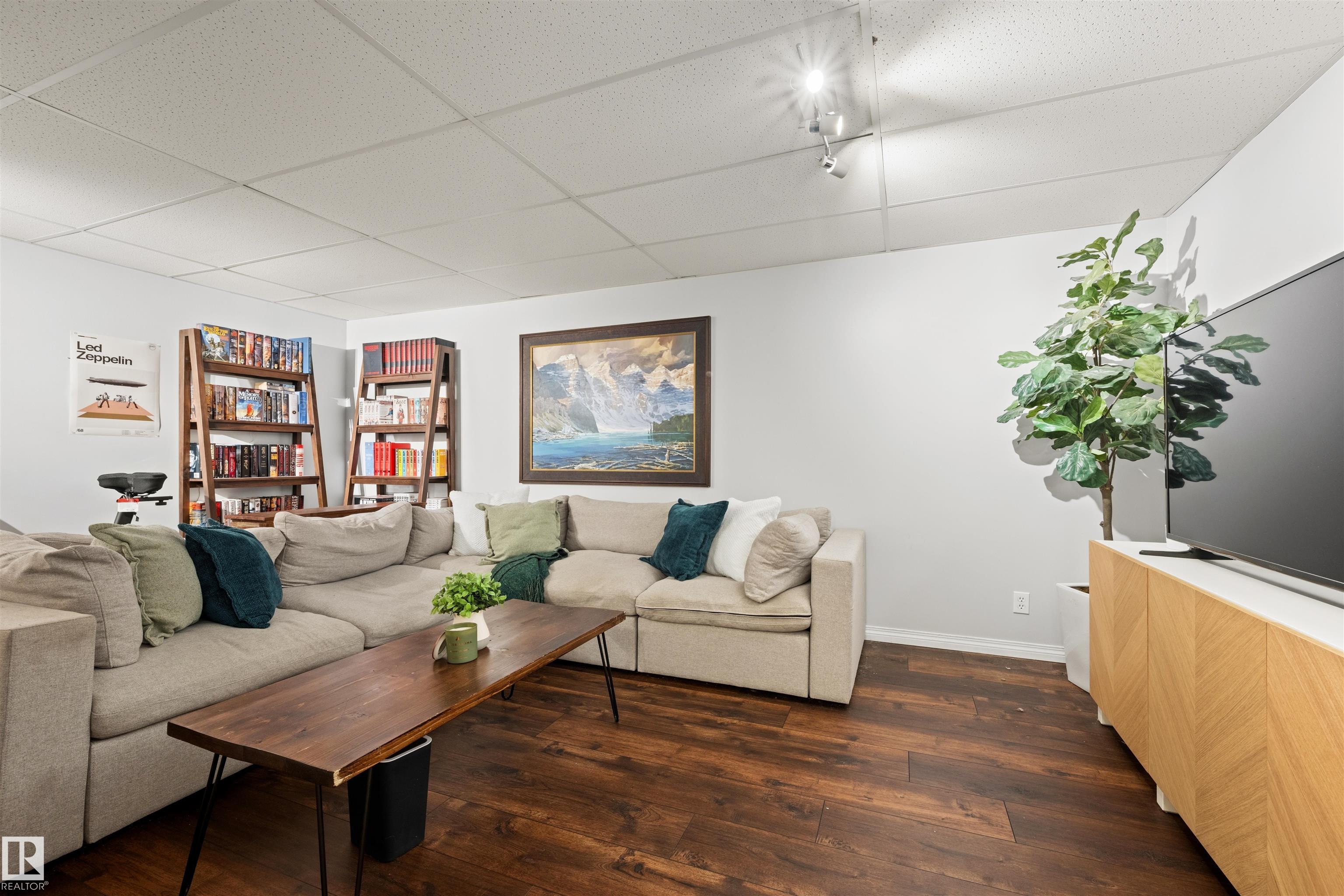 Photo 31 at 7067 32 Avenue NW, Kameyosek, Edmonton