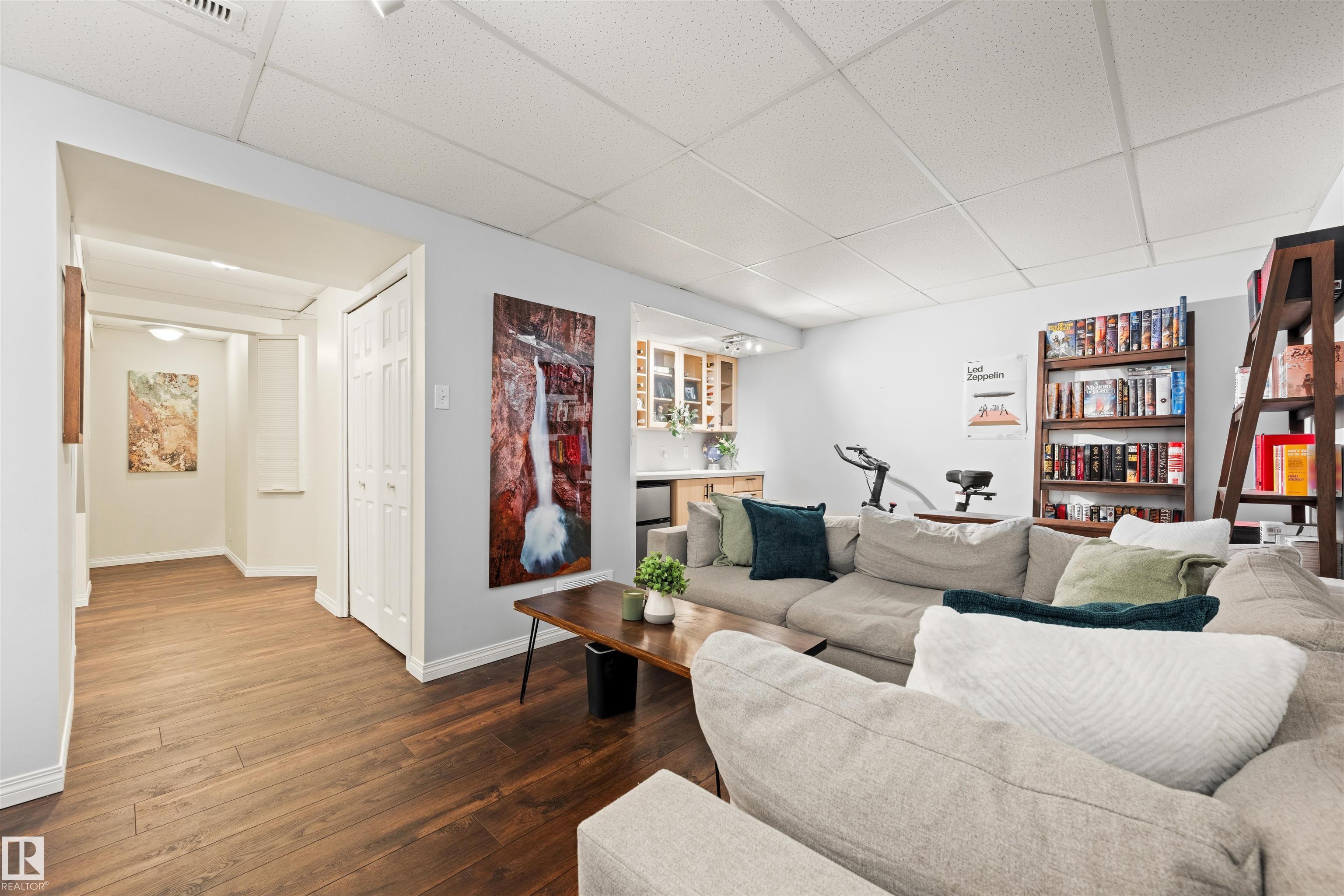 Photo 32 at 7067 32 Avenue NW, Kameyosek, Edmonton