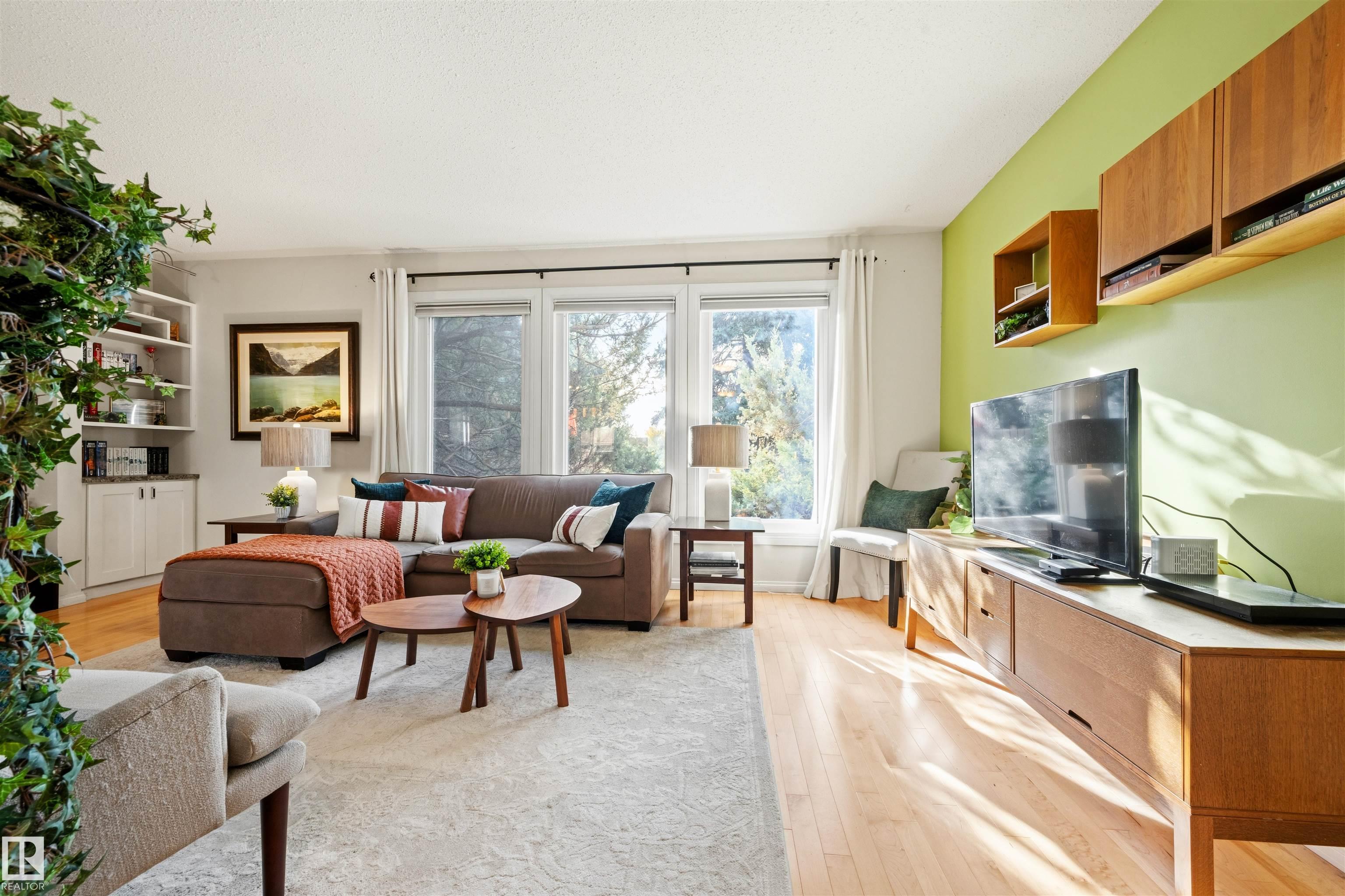 7067 32 Avenue NW, Kameyosek, Edmonton