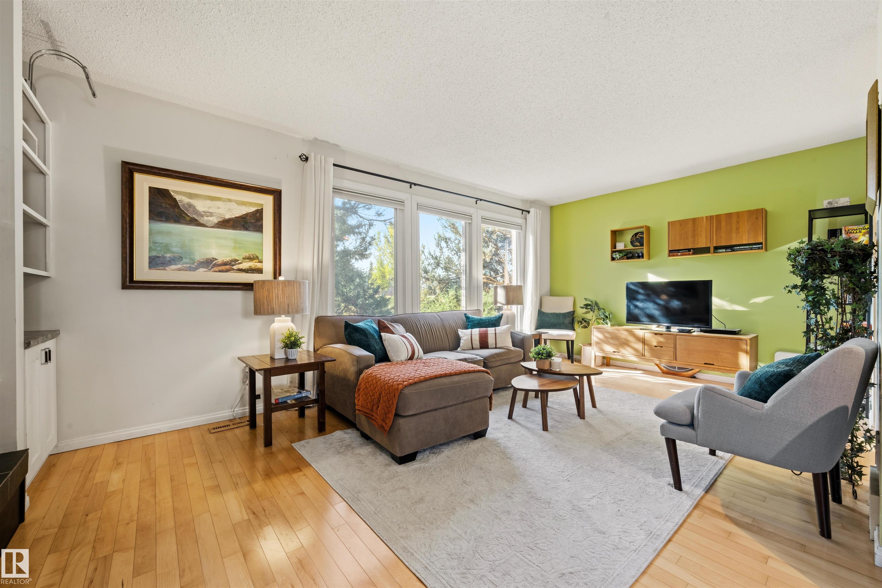 Photo 8 at 7067 32 Avenue NW, Kameyosek, Edmonton