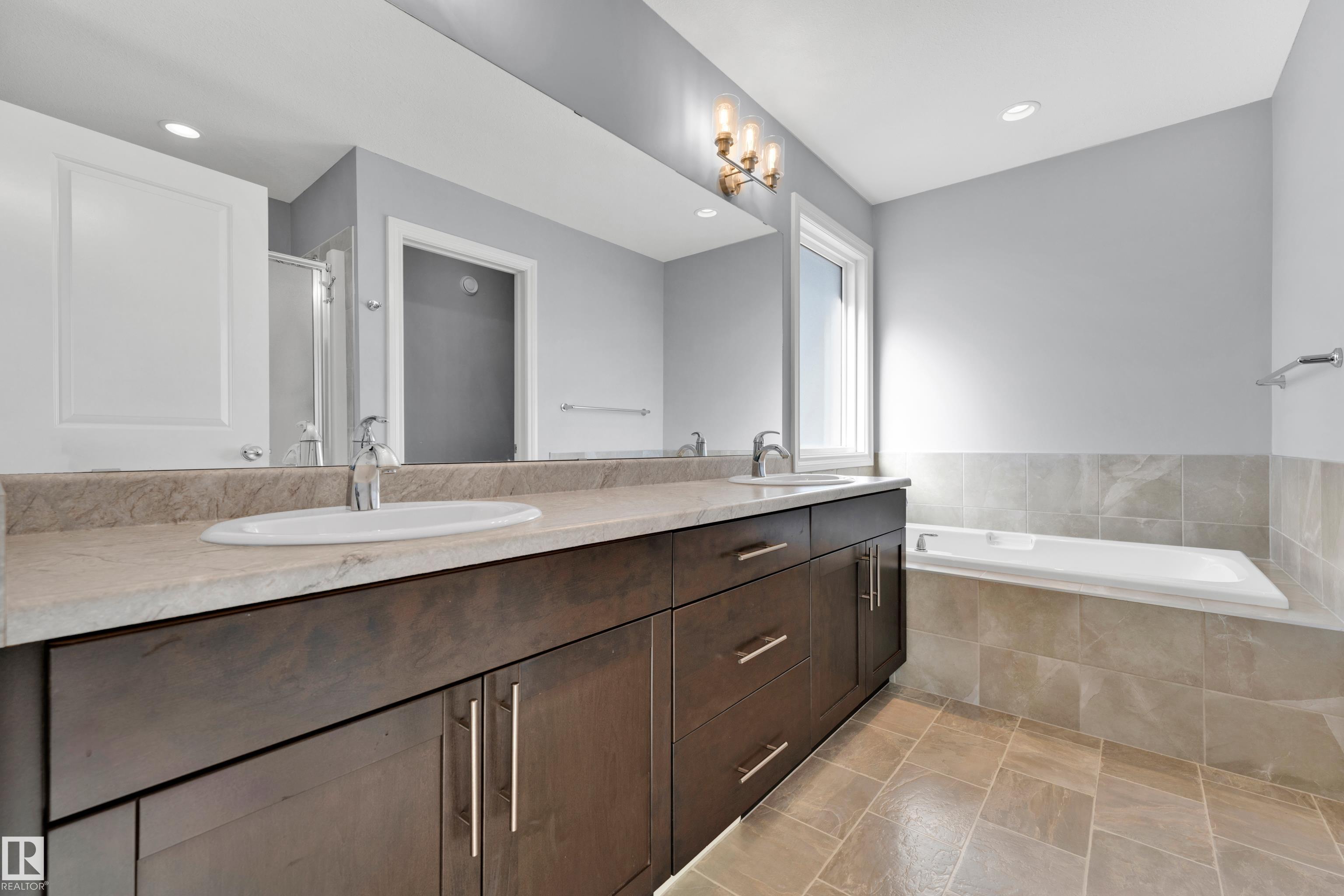 Photo 23 at 4359 126 Avenue NW, Homesteader, Edmonton