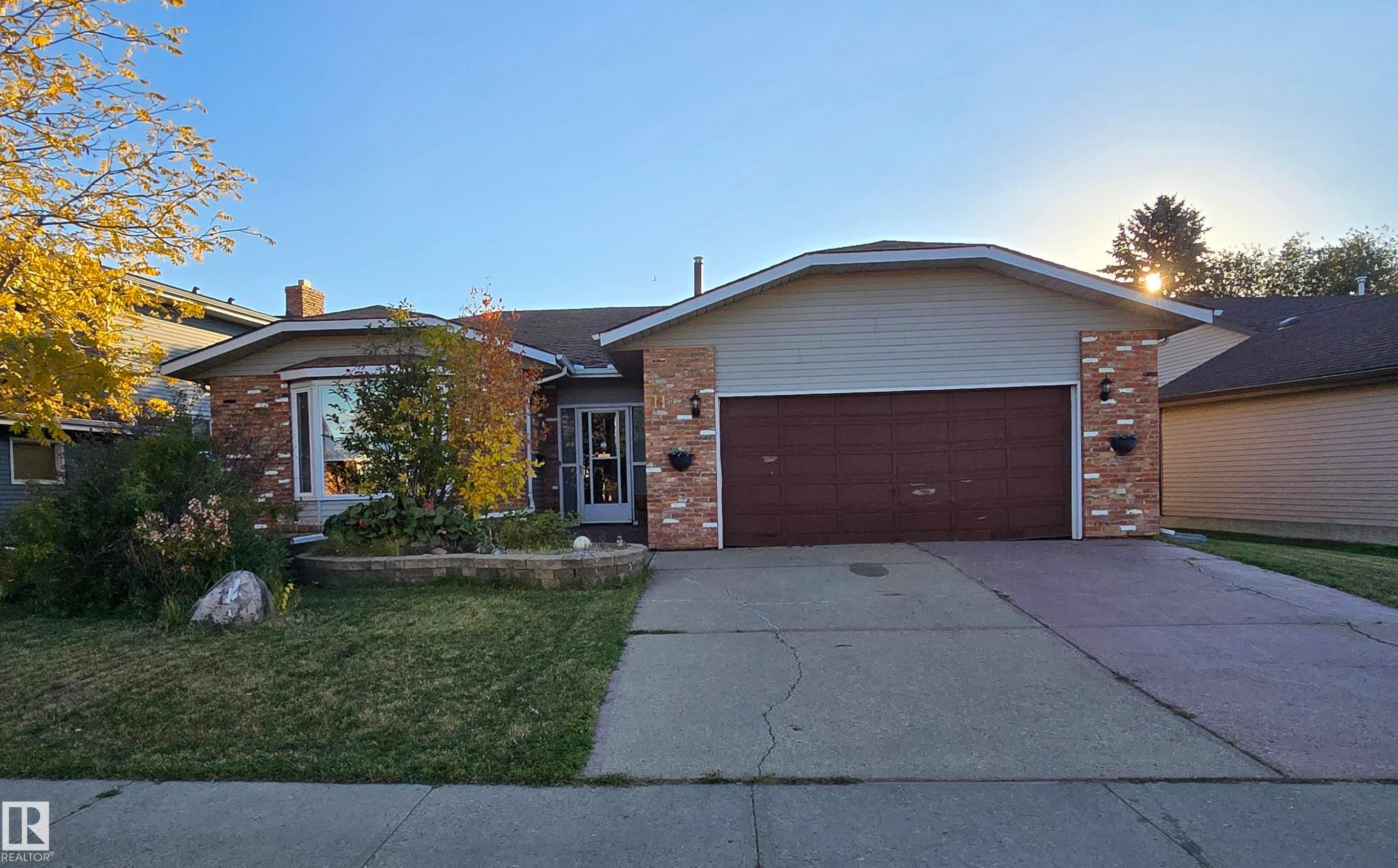 11 Howson Crescent NW, Canon Ridge, Edmonton