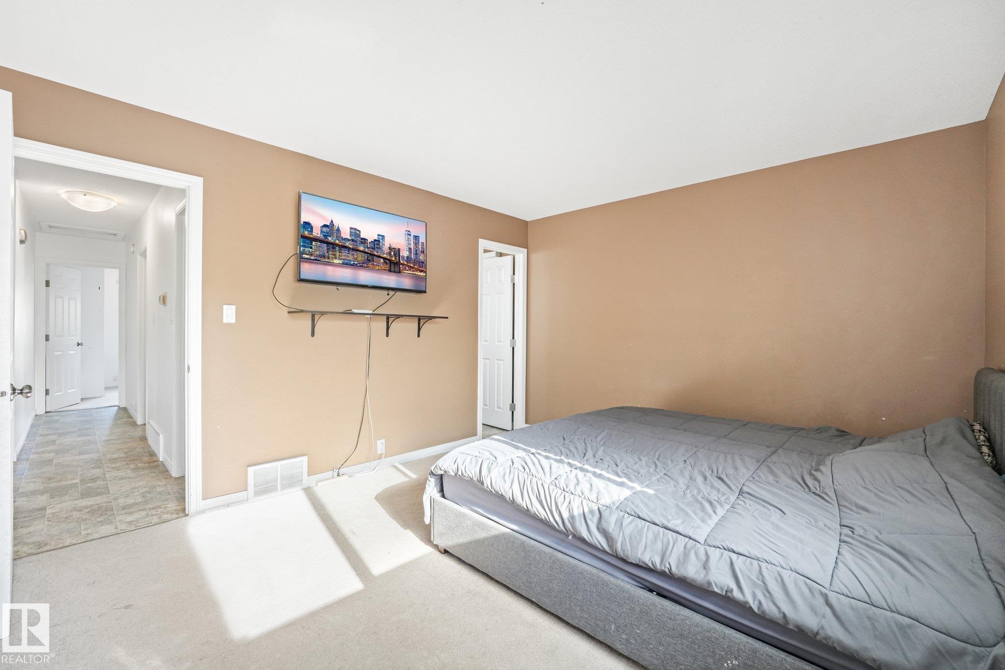 https://zimg.paragon.ice.com/ParagonImages/Property/PM/RAE/225424621/18/0/0/be3bcd0f333f5331041ed18250220ea9/1/5f601237266c567183cc09b4d536d624/225424621-5f43571e-631b-41f7-a8b1-1d15b2085fc7.JPG