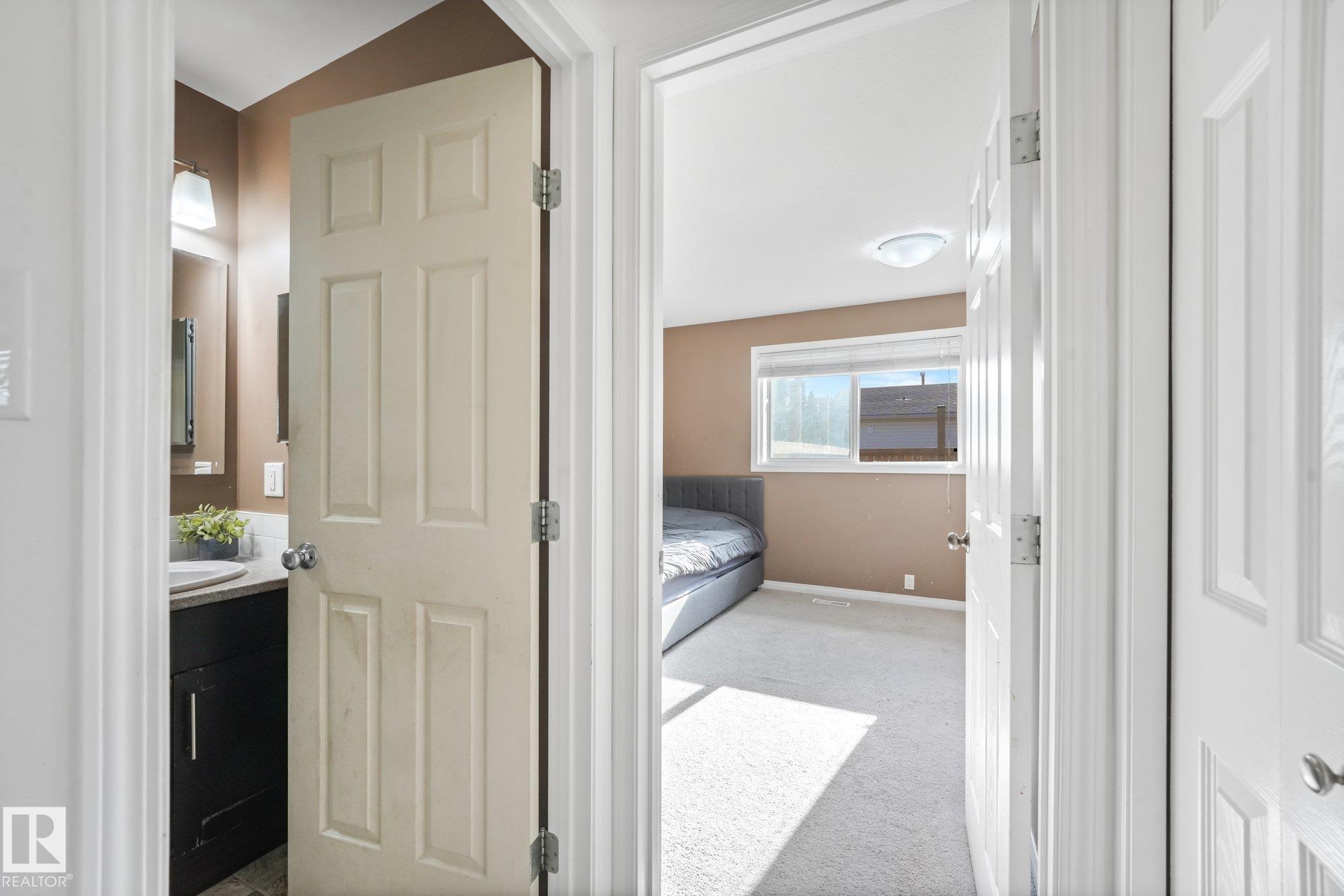 https://zimg.paragon.ice.com/ParagonImages/Property/PM/RAE/225424621/21/0/0/b1424604f22c6cdcdc1594eb75fd6548/1/5f601237266c567183cc09b4d536d624/225424621-5278830f-e392-4cd3-958d-2369cd6a0f00.JPG