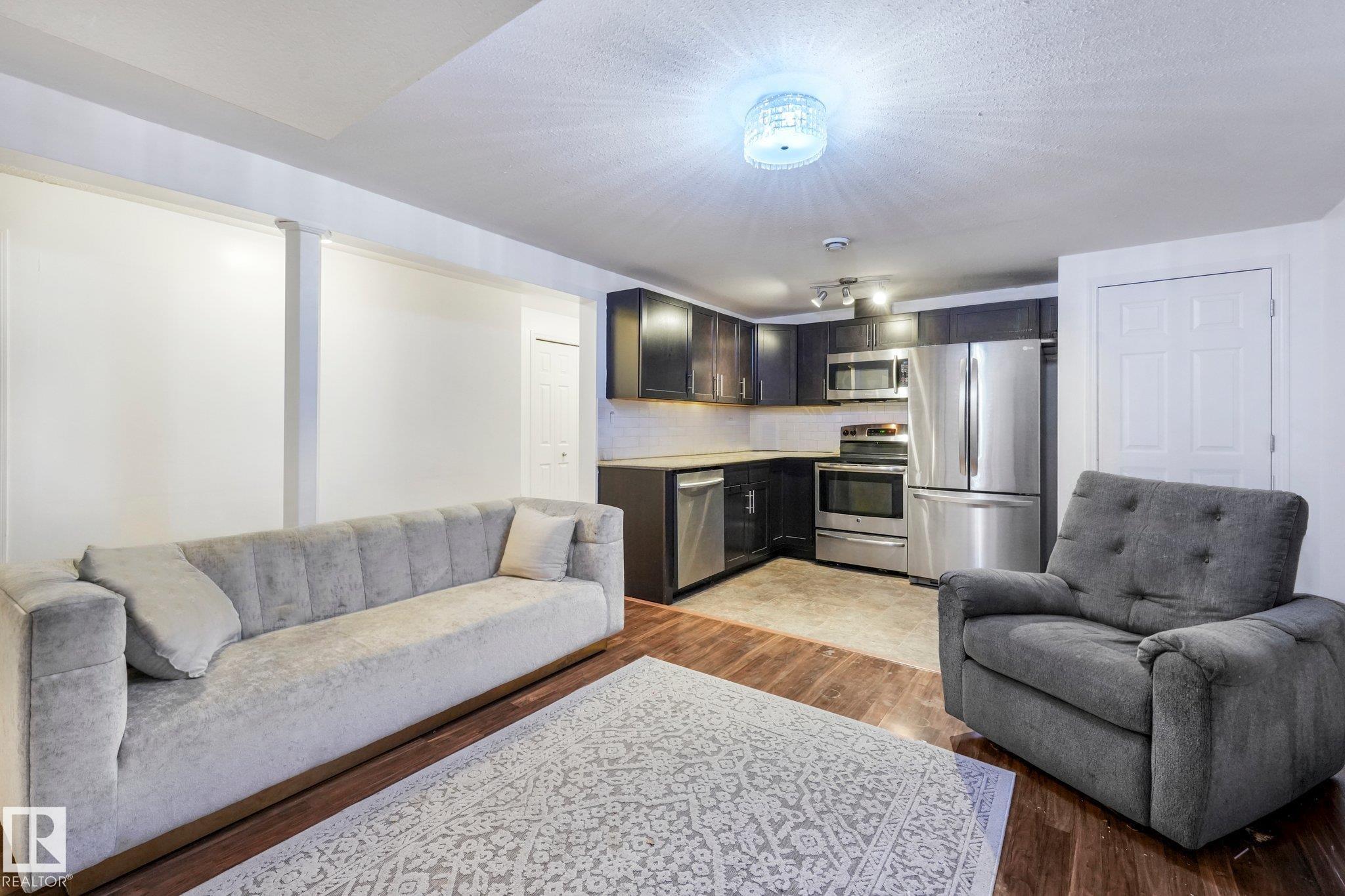 https://zimg.paragon.ice.com/ParagonImages/Property/PM/RAE/225424621/32/0/0/a4ffb65f616fc07fae2684d374bd760c/1/5f601237266c567183cc09b4d536d624/225424621-fe5a30e5-5632-487b-a1b9-26aaf9bd4e26.JPG