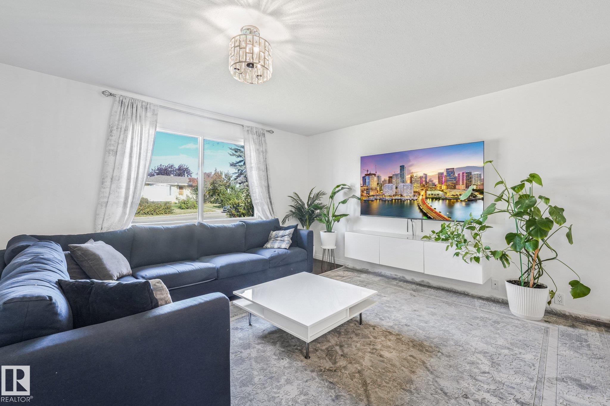 https://zimg.paragon.ice.com/ParagonImages/Property/PM/RAE/225424621/7/0/0/9e08bc846699daff39de31ce6fc3e252/1/5f601237266c567183cc09b4d536d624/225424621-bcfe132f-a71b-45c7-bbf0-0f17d7de3c2b.JPG