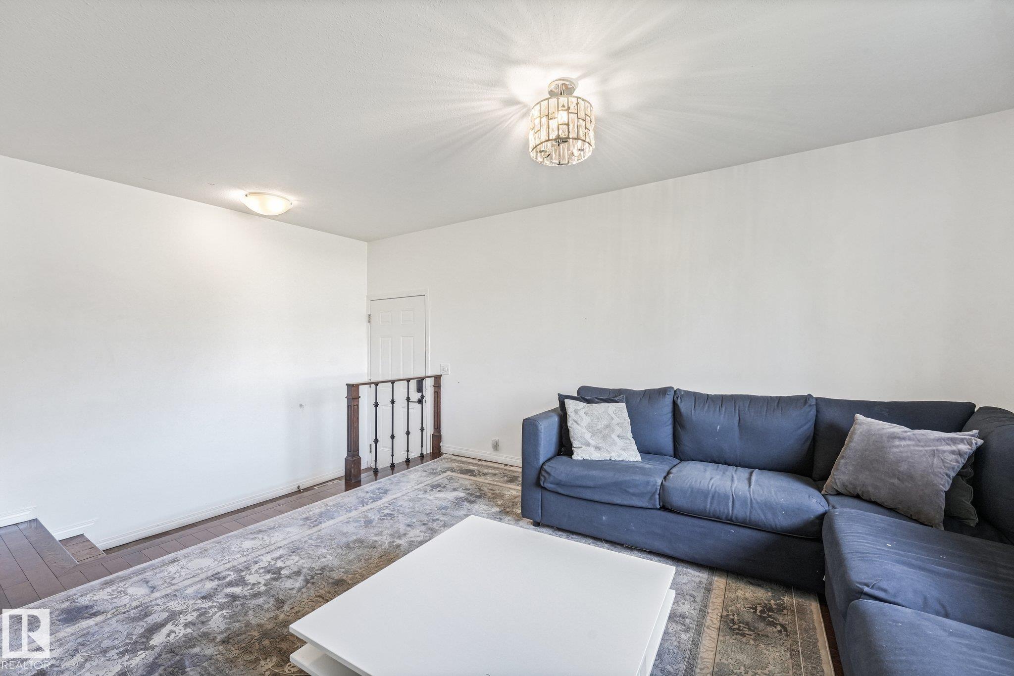 https://zimg.paragon.ice.com/ParagonImages/Property/PM/RAE/225424621/8/0/0/ca01a36eb5683669eef01862b441df58/1/5f601237266c567183cc09b4d536d624/225424621-c384dc9a-2f84-4cc4-981d-9c107f82d733.JPG