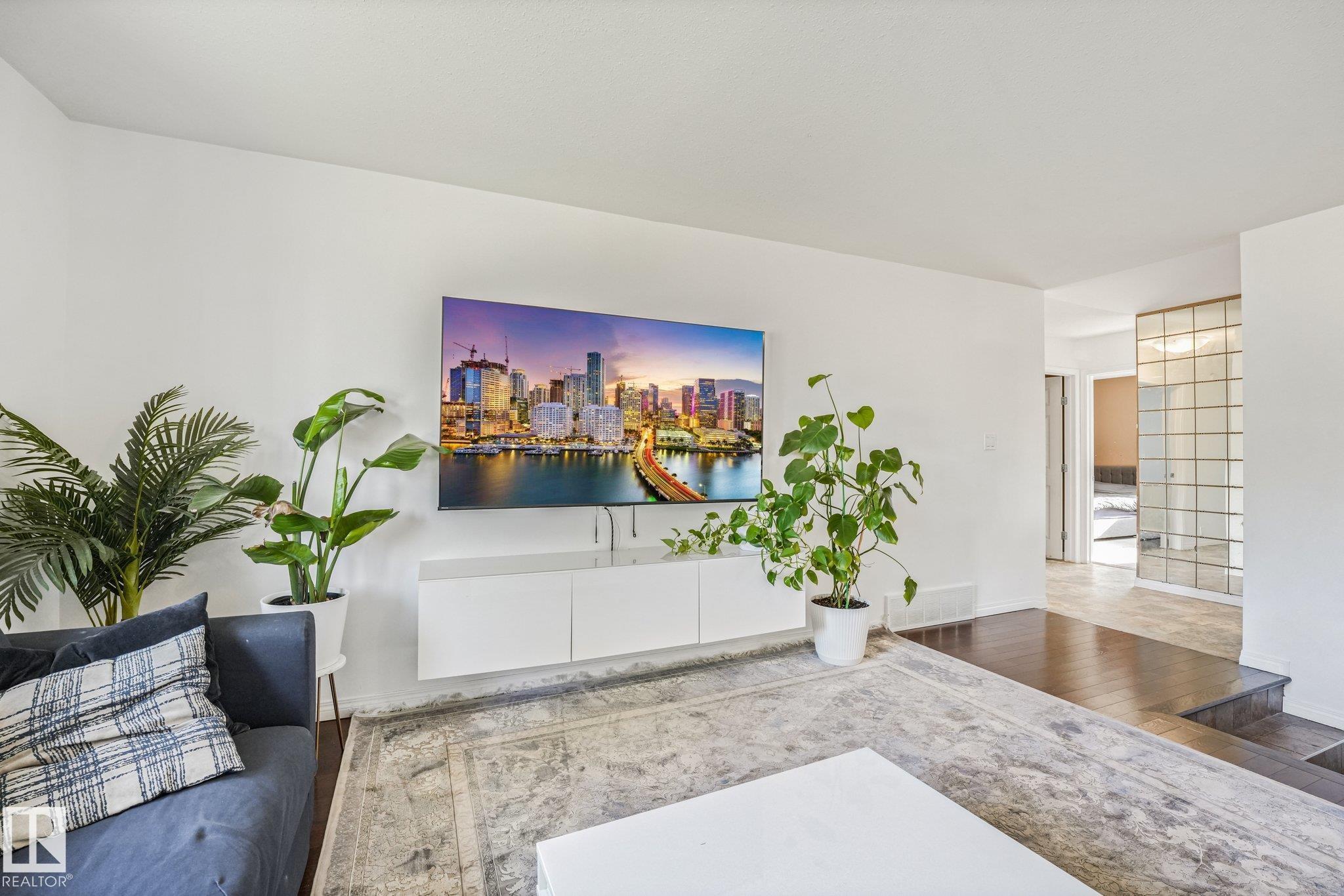 https://zimg.paragon.ice.com/ParagonImages/Property/PM/RAE/225424621/9/0/0/a84bcfb4d5d9fb2cd4a121297857e43d/1/5f601237266c567183cc09b4d536d624/225424621-d4c77cd9-5770-45b4-8b91-e19fc38107ad.JPG