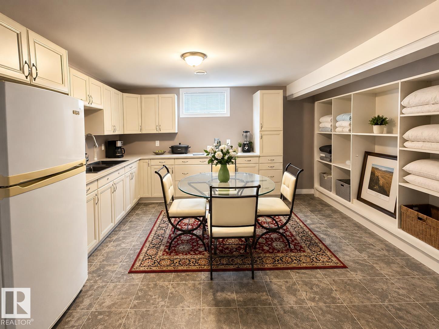 https://zimg.paragon.ice.com/ParagonImages/Property/PM/RAE/225424668/8/0/0/f6e31499ad9bc40ee4bd90e0bd990c76/1/48a0dc83a4eb48ffec14f754d3dfcc29/225424668-ffc3986a-a62d-49fd-a179-4d43a1118ad4.JPG