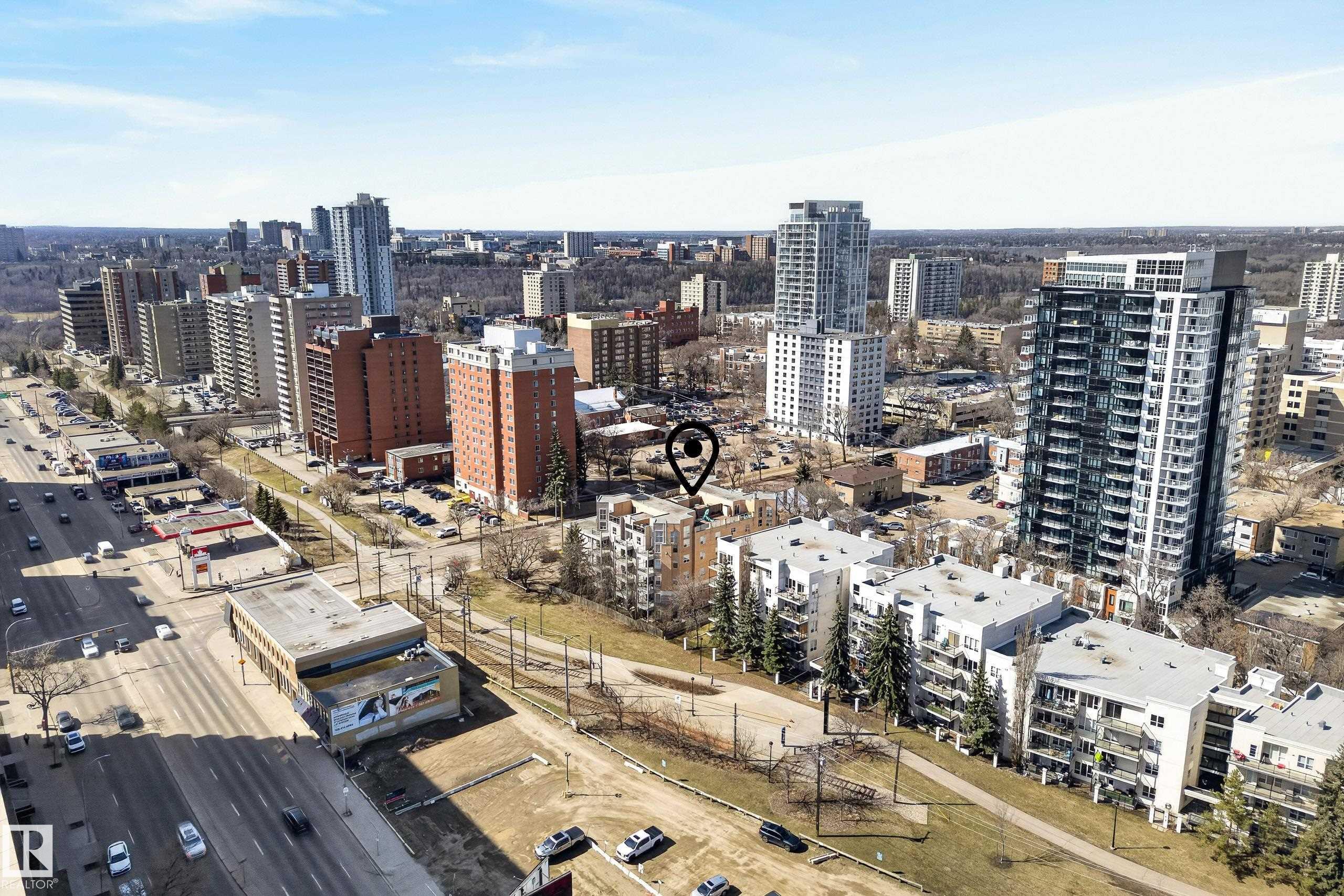 Photo 6 at 205 - 10011 110 Street NW, Wîhkwêntôwin, Edmonton