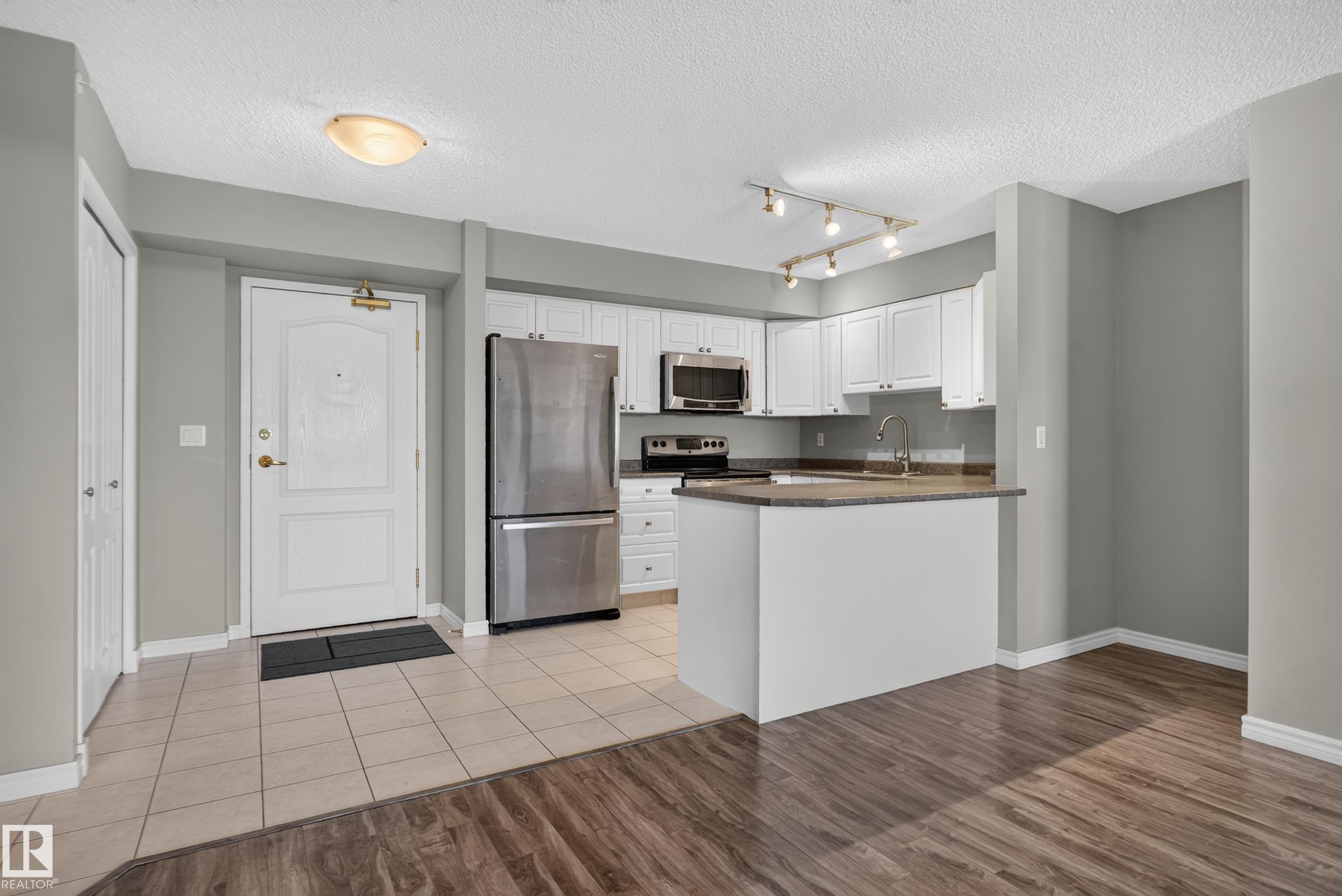 Photo 6 at 1106 - 10909 103 Avenue NW, Downtown, Edmonton