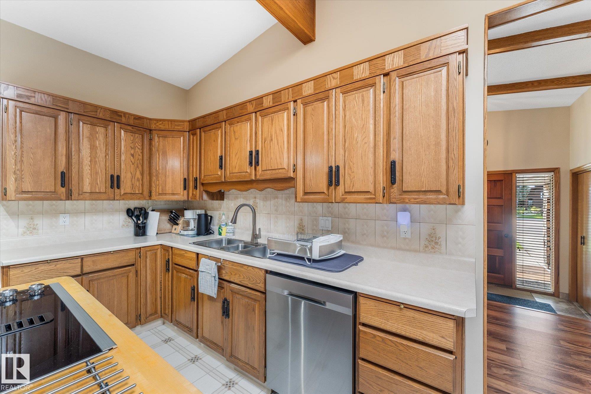 Photo 22 at 9504 139 Avenue NW, Northmount, Edmonton