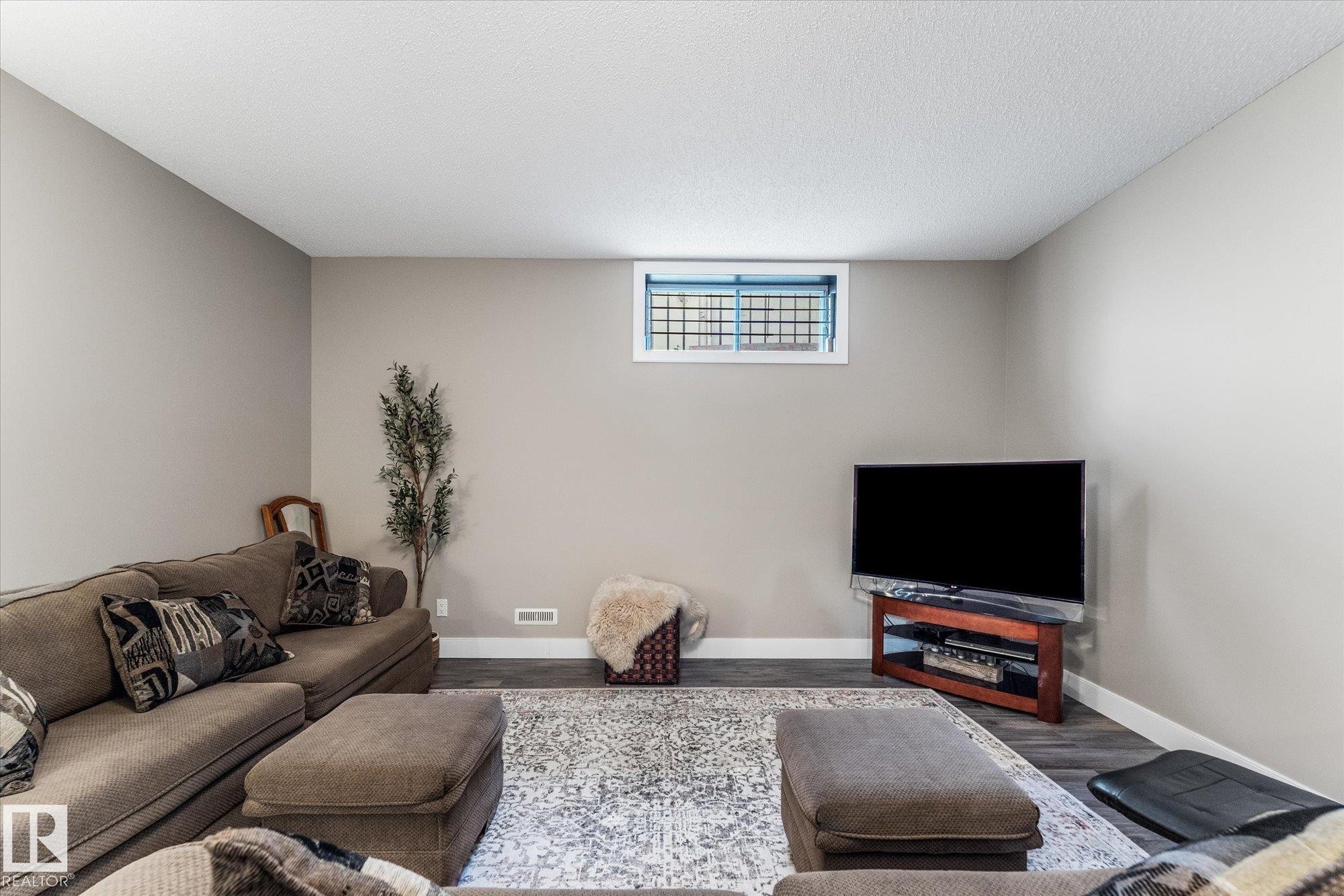Photo 41 at 9504 139 Avenue NW, Northmount, Edmonton
