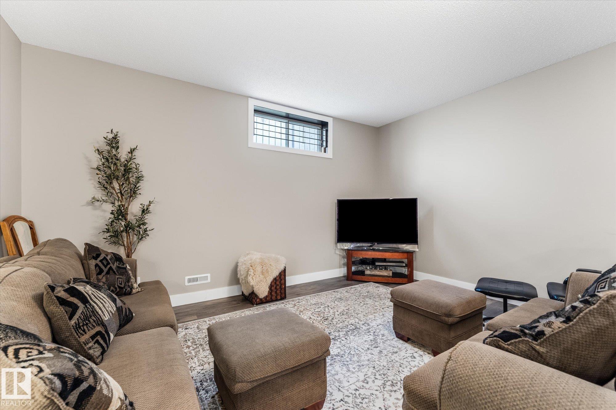 Photo 42 at 9504 139 Avenue NW, Northmount, Edmonton