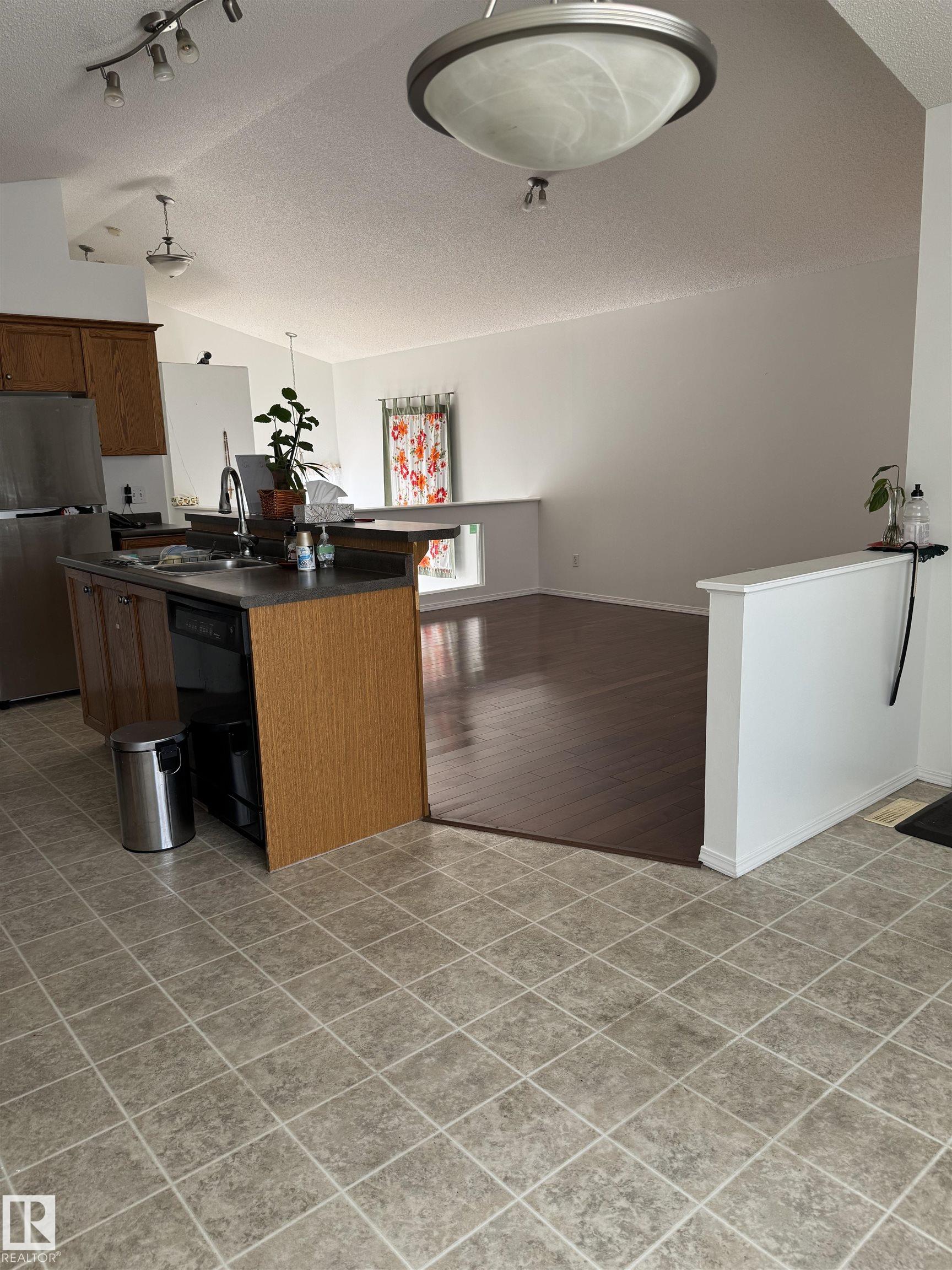 Photo 16 at 15112 139 Street NW, Cumberland, Edmonton