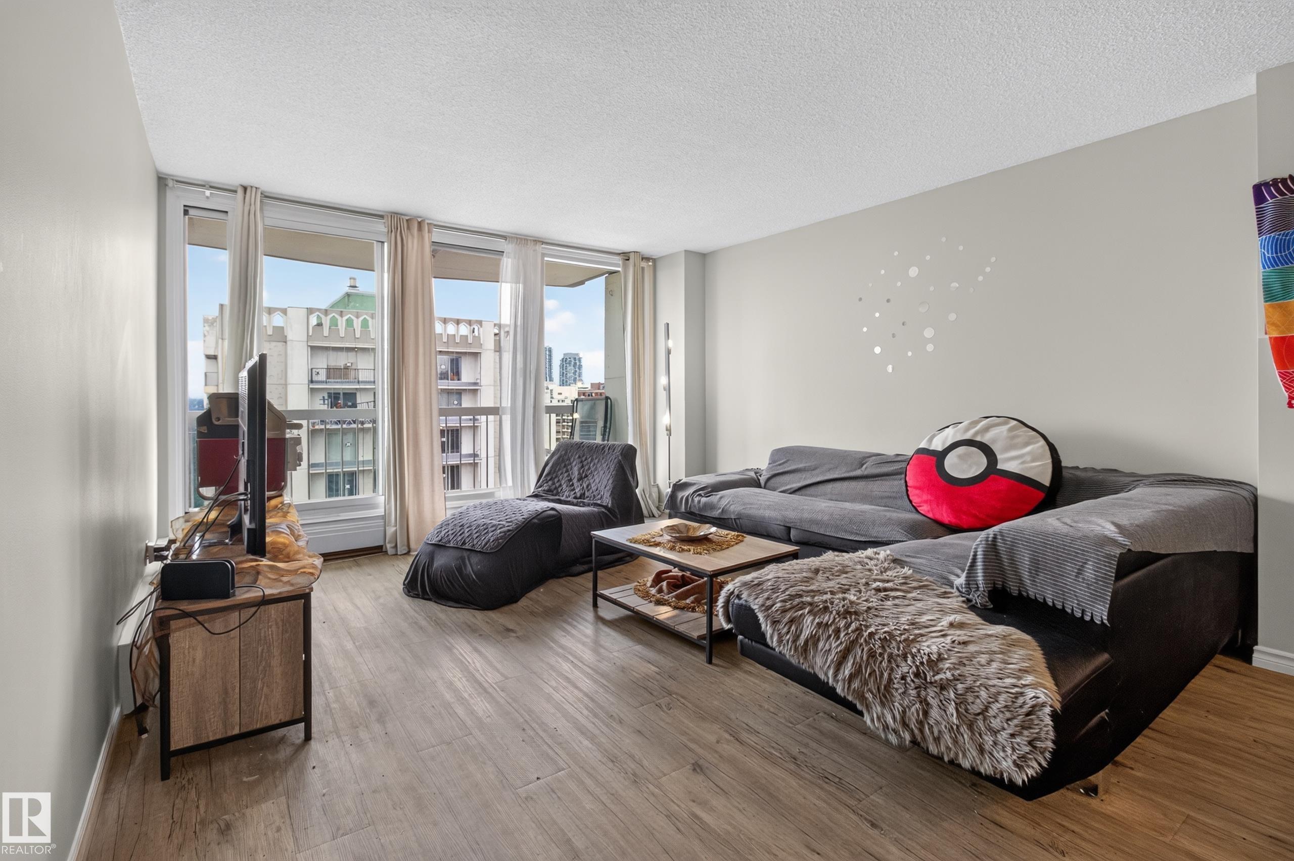 1704 - 9835 113 Street NW, Wîhkwêntôwin, Edmonton