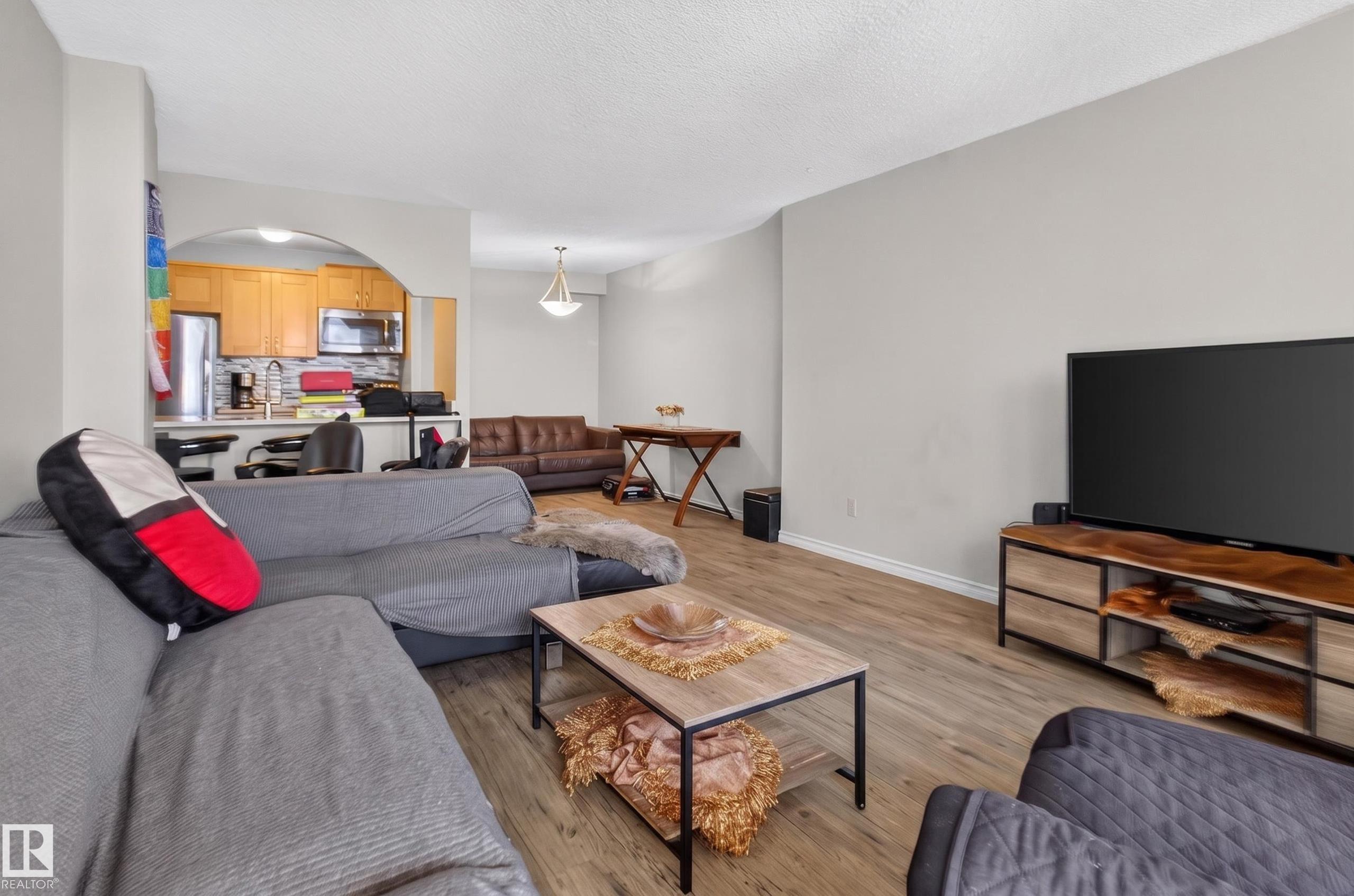 1704 - 9835 113 Street NW, Wîhkwêntôwin, Edmonton