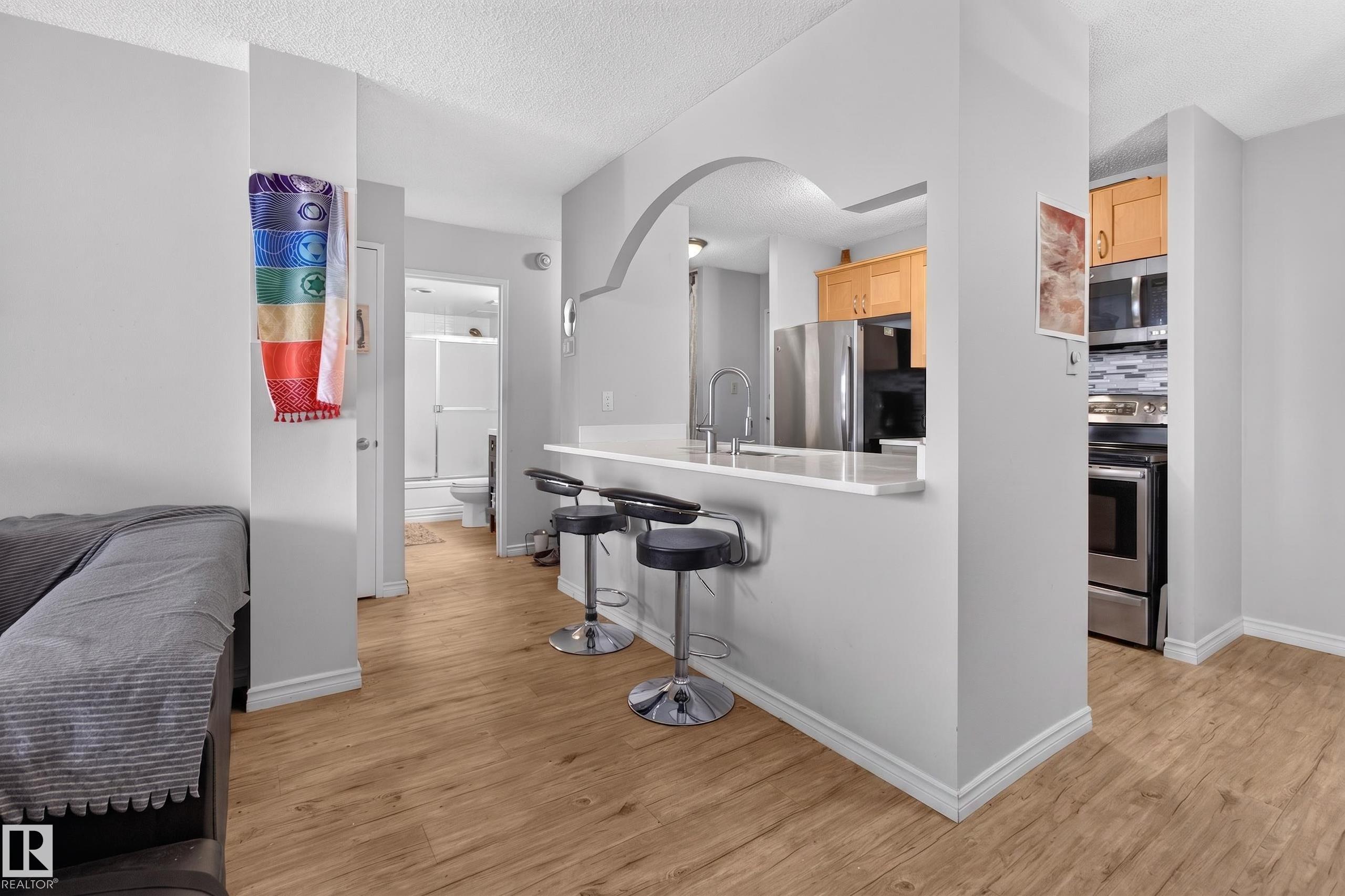 1704 - 9835 113 Street NW, Wîhkwêntôwin, Edmonton