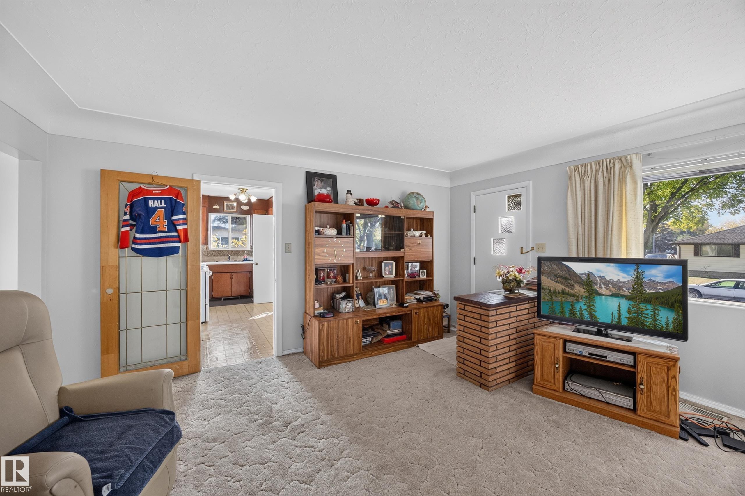 Photo 11 at 4402 116 Avenue NW, Beverly Heights, Edmonton
