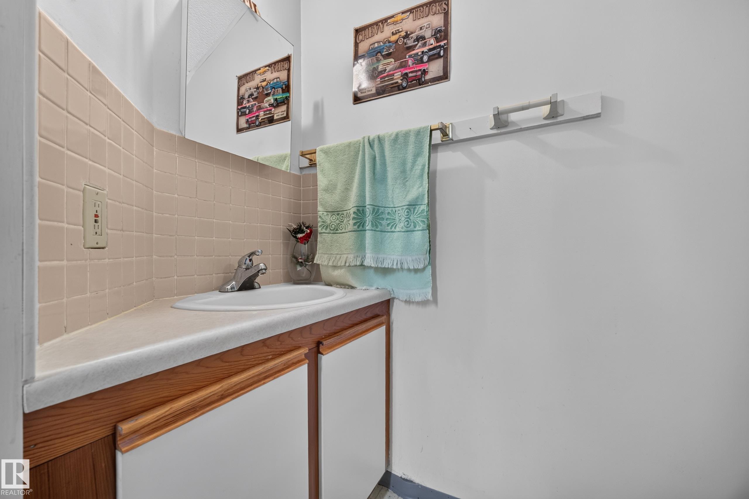 Photo 34 at 4402 116 Avenue NW, Beverly Heights, Edmonton