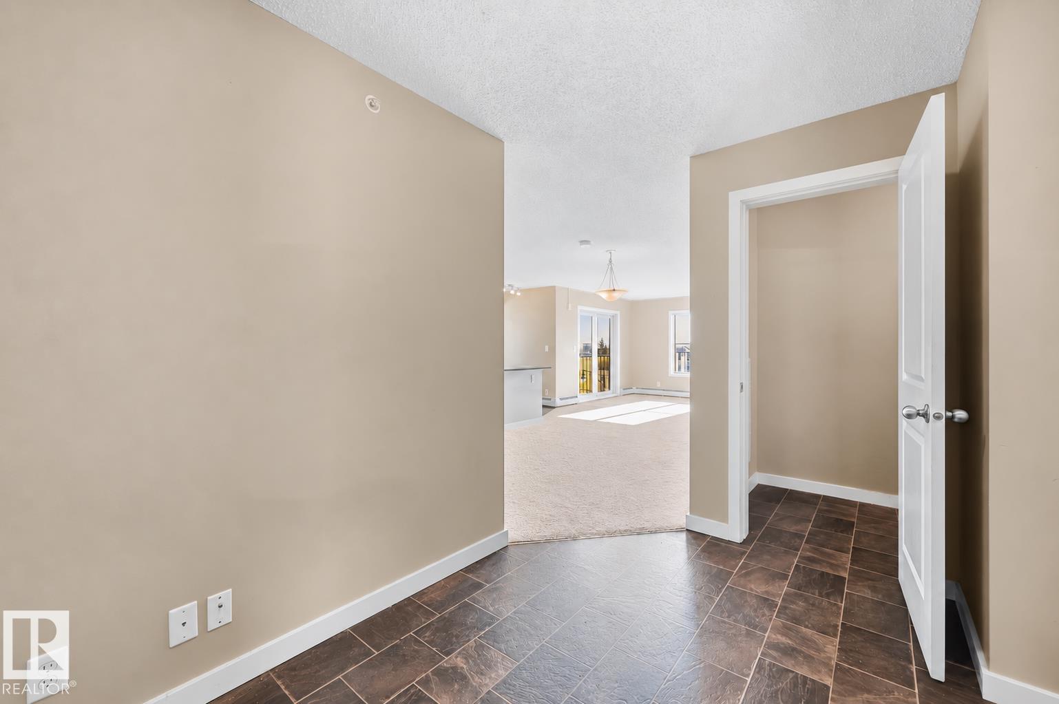 Photo 7 at 425 - 5816 Mullen Place NW, MacTaggart, Edmonton