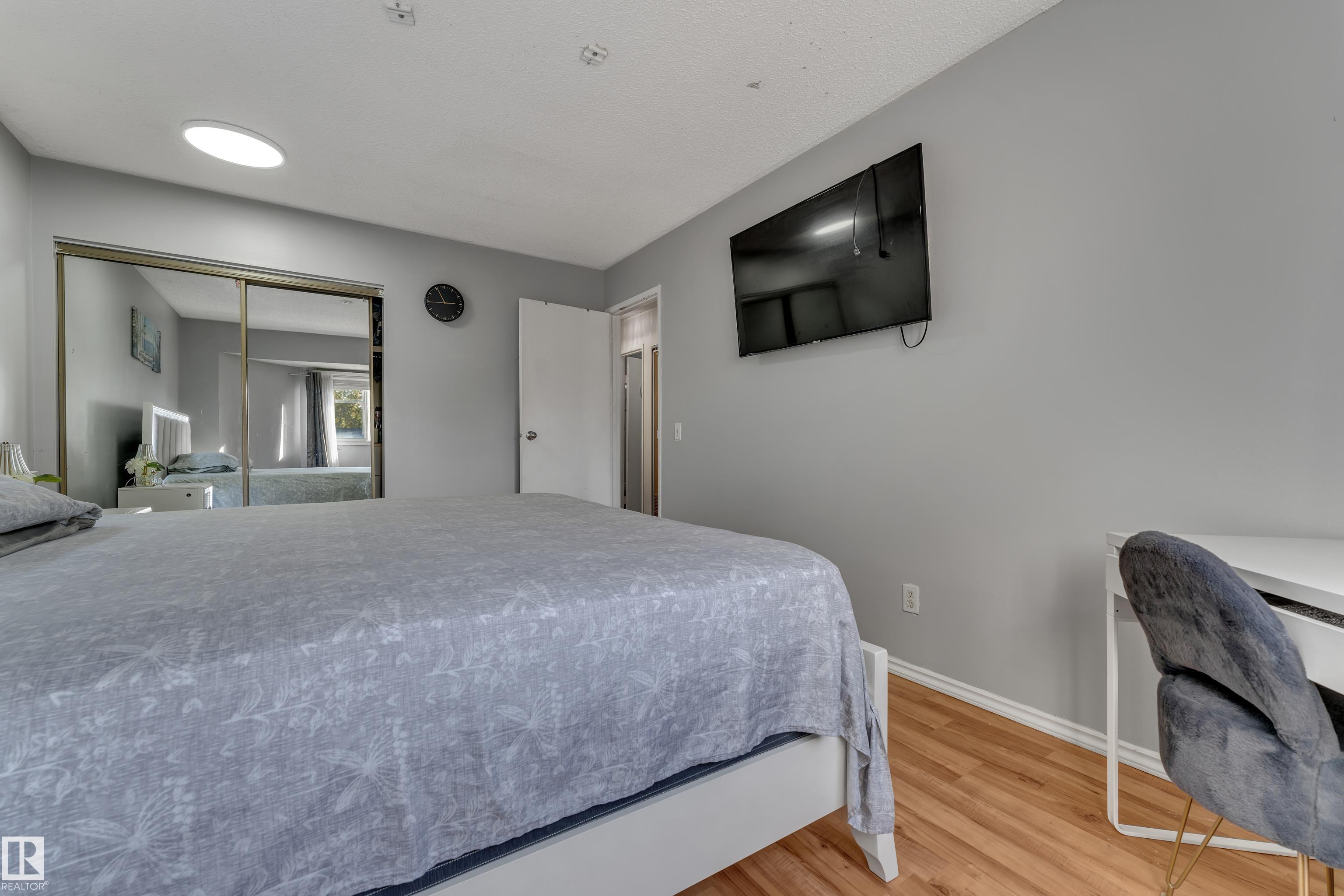 Photo 10 at 2114 38 Street NW, Daly Grove, Edmonton