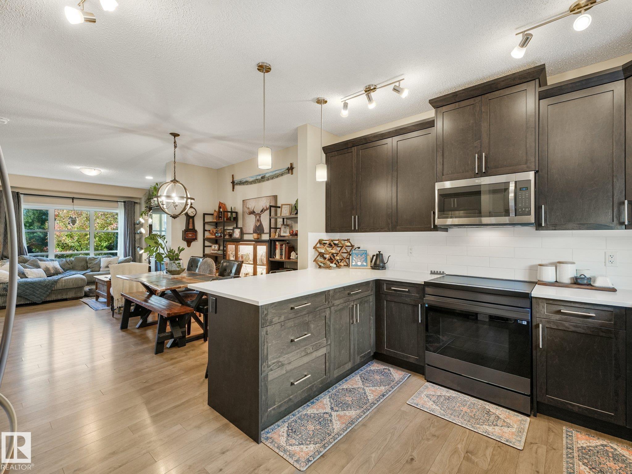 Photo 12 at 2027 Cavanagh Drive SW, Cavanagh, Edmonton