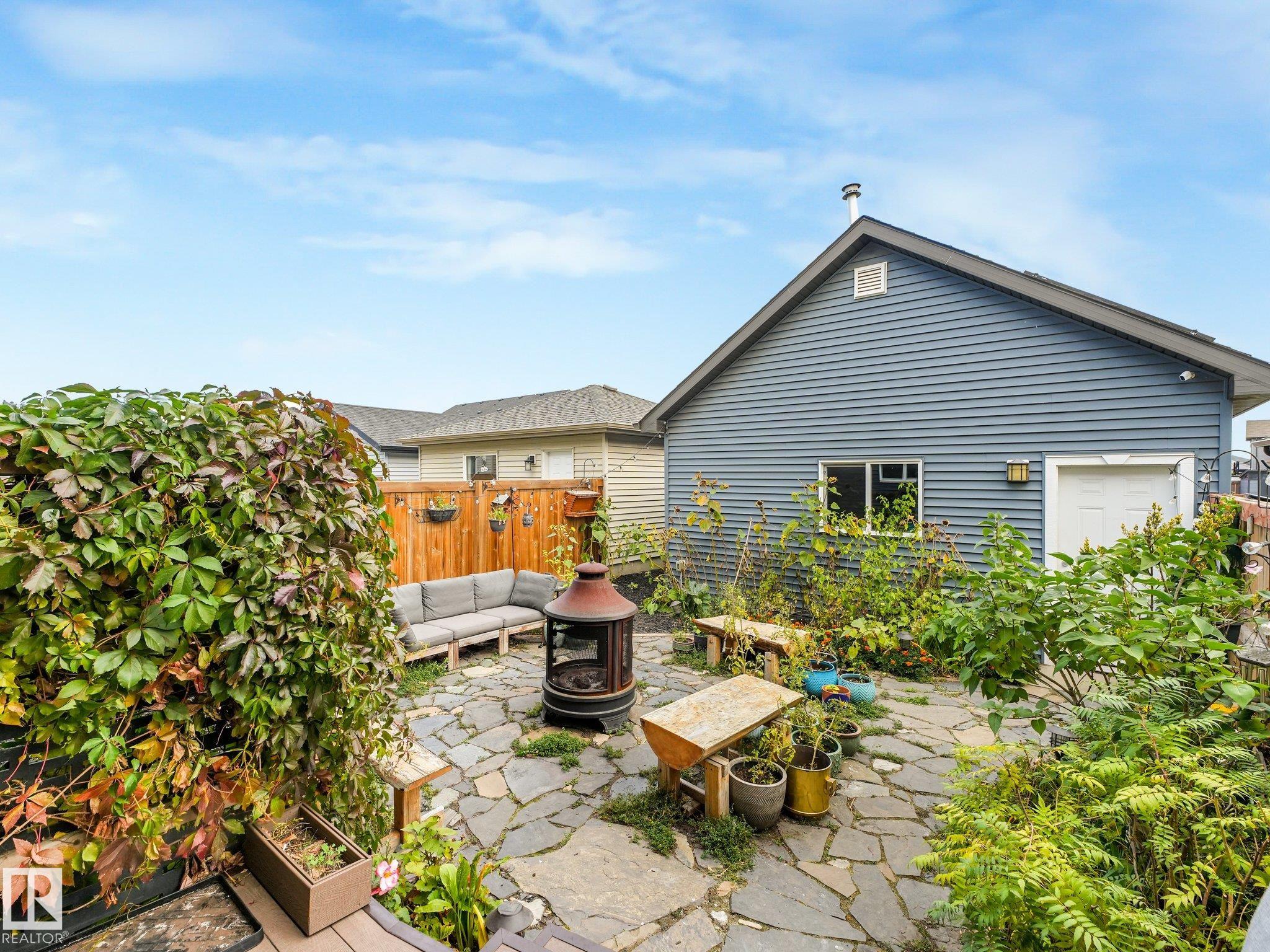 Photo 33 at 2027 Cavanagh Drive SW, Cavanagh, Edmonton