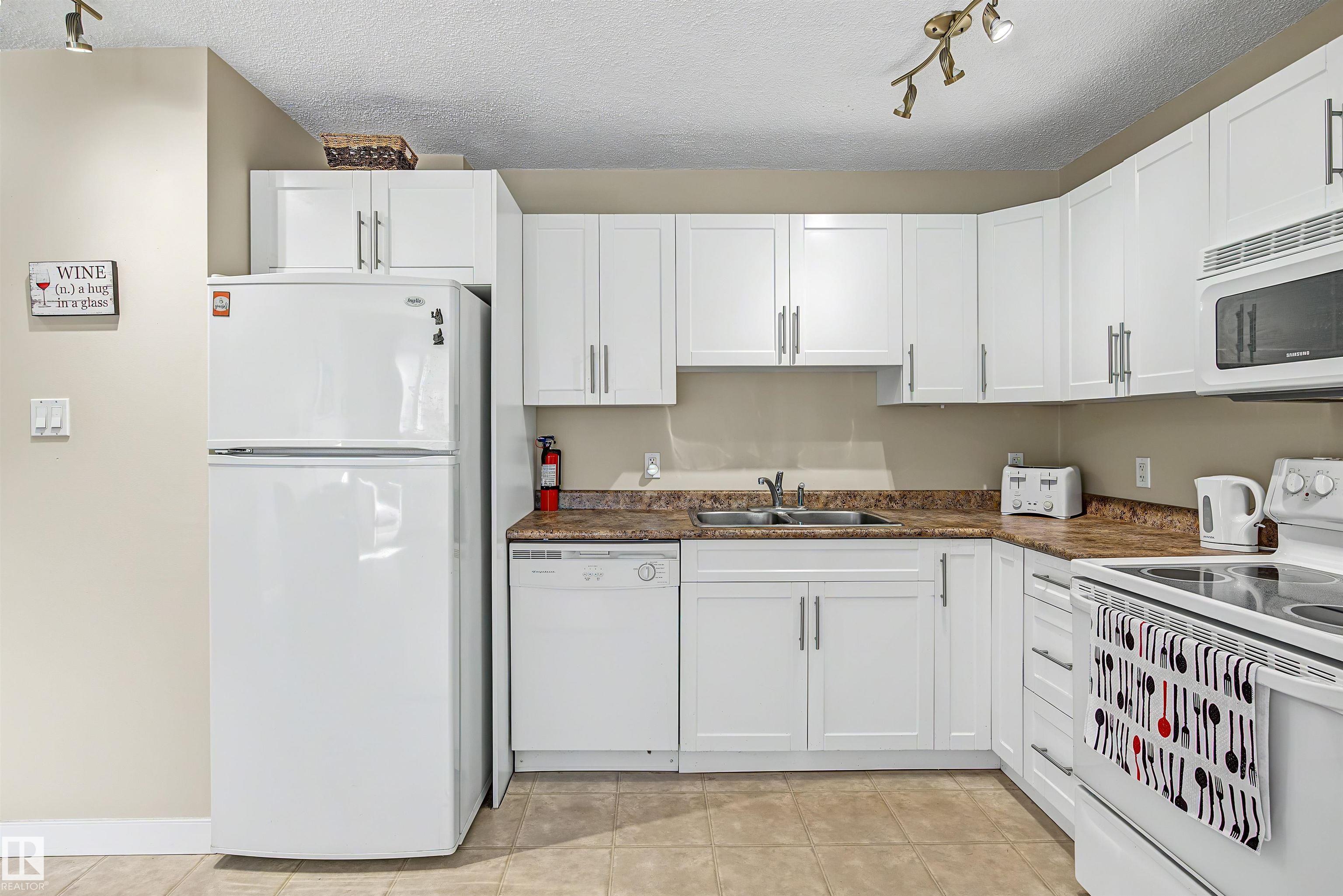 Photo 8 at 309 - 9710 105 Street NW, Downtown, Edmonton