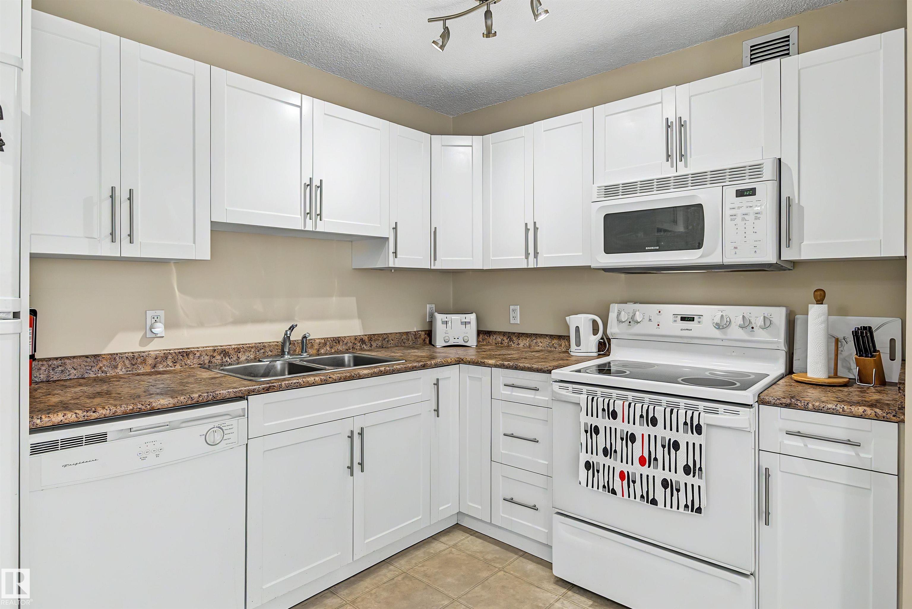 Photo 9 at 309 - 9710 105 Street NW, Downtown, Edmonton