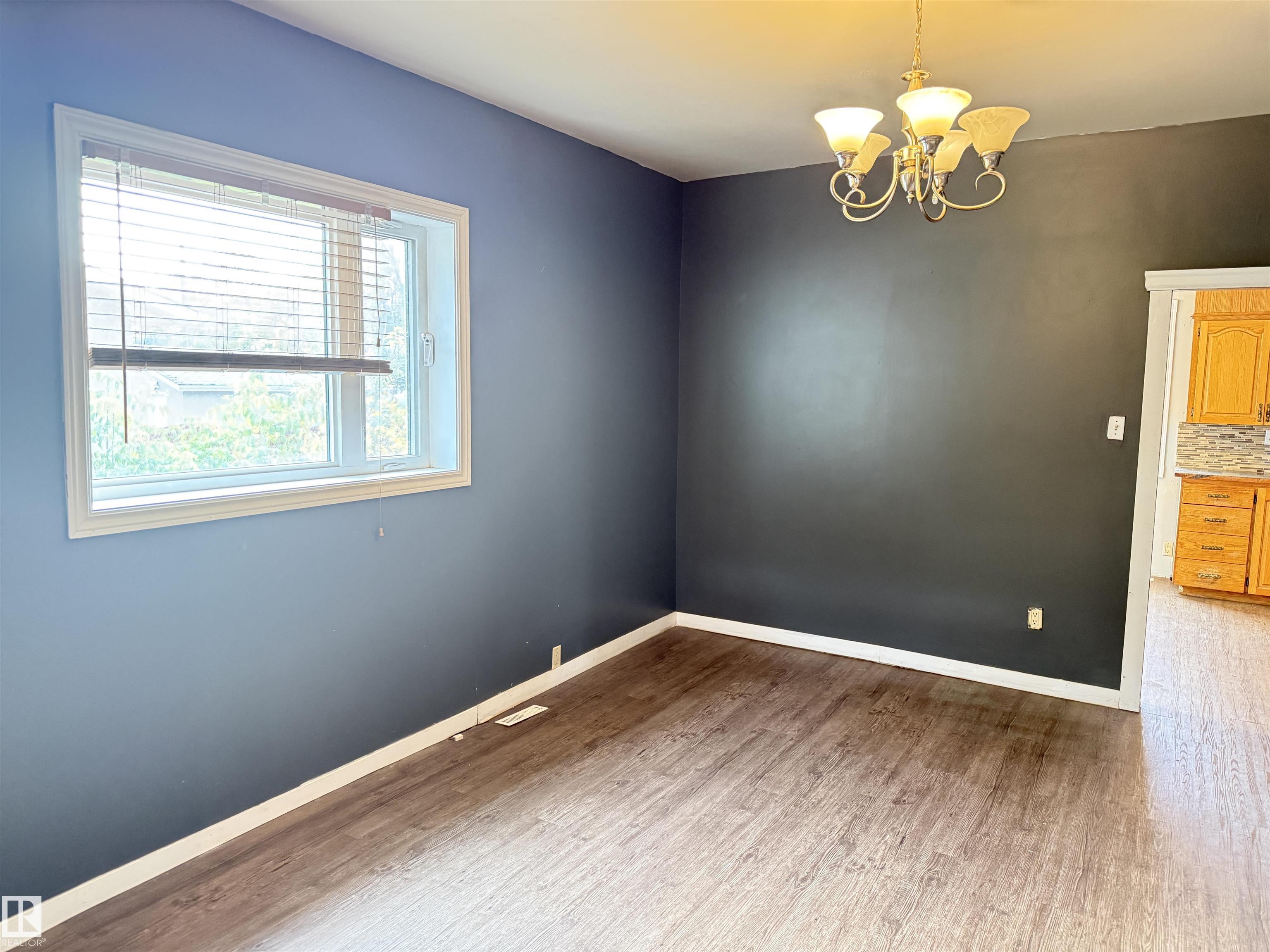 Photo 11 at 11942 37 Street NW, Beacon Heights, Edmonton