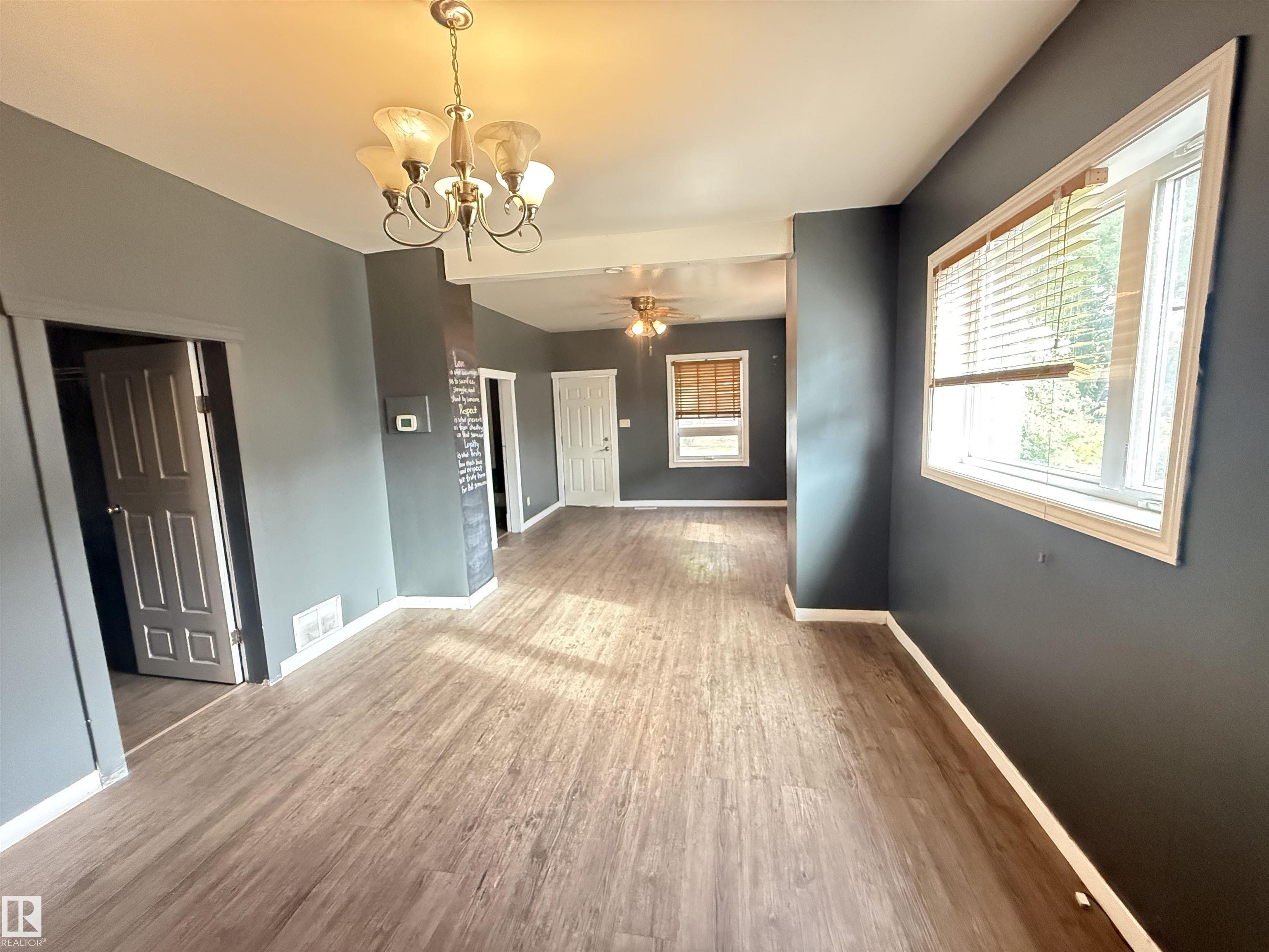 Photo 15 at 11942 37 Street NW, Beacon Heights, Edmonton