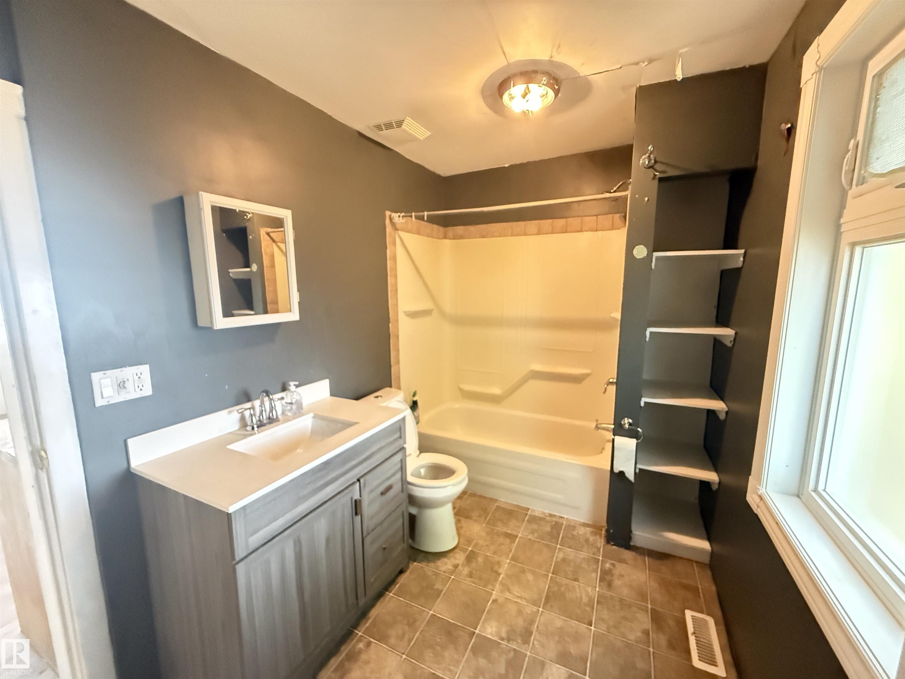 Photo 22 at 11942 37 Street NW, Beacon Heights, Edmonton