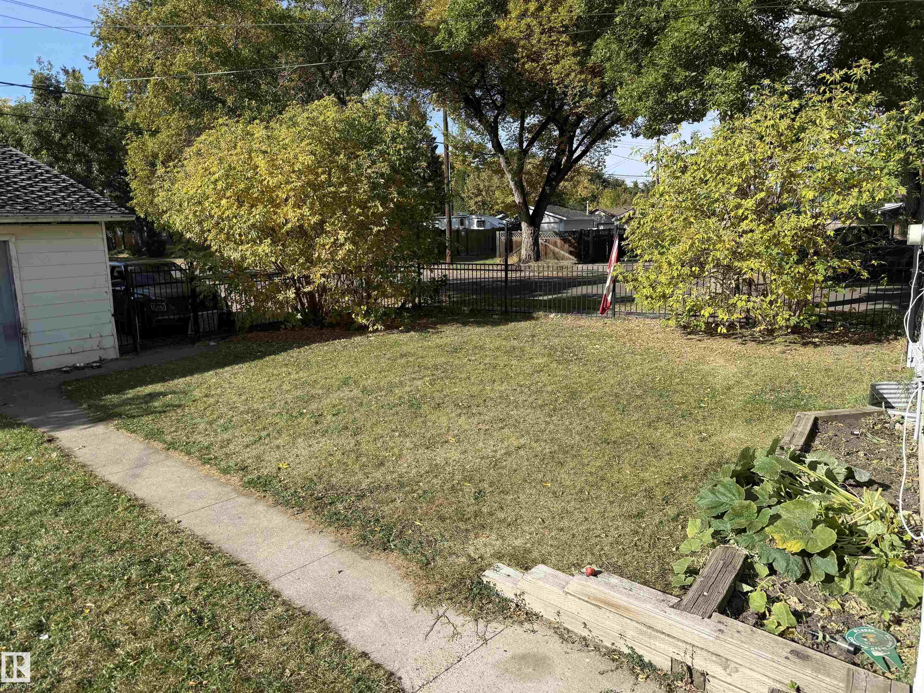 Photo 44 at 11942 37 Street NW, Beacon Heights, Edmonton