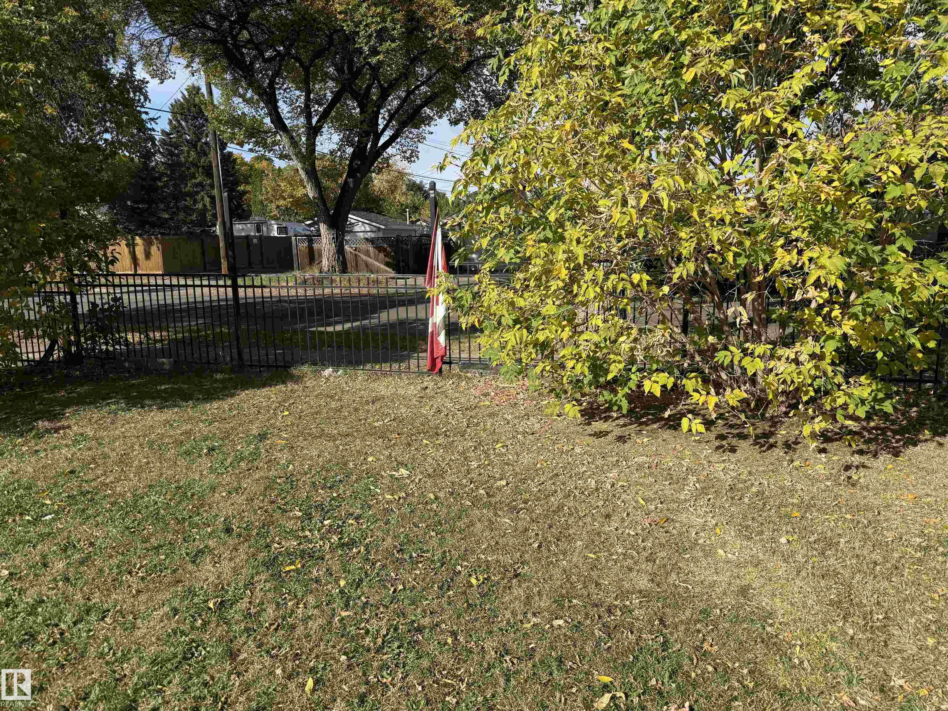 Photo 46 at 11942 37 Street NW, Beacon Heights, Edmonton