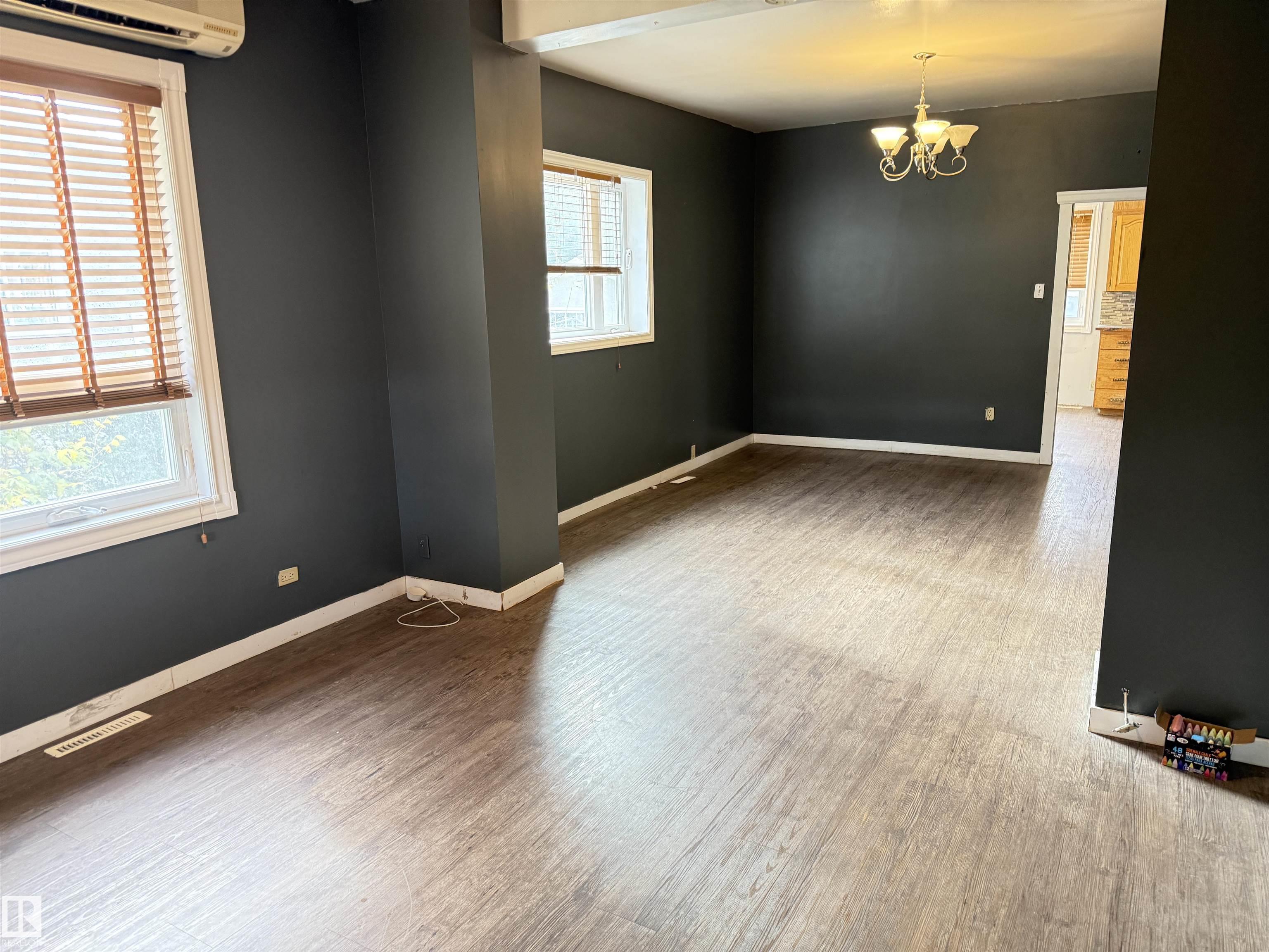 Photo 6 at 11942 37 Street NW, Beacon Heights, Edmonton
