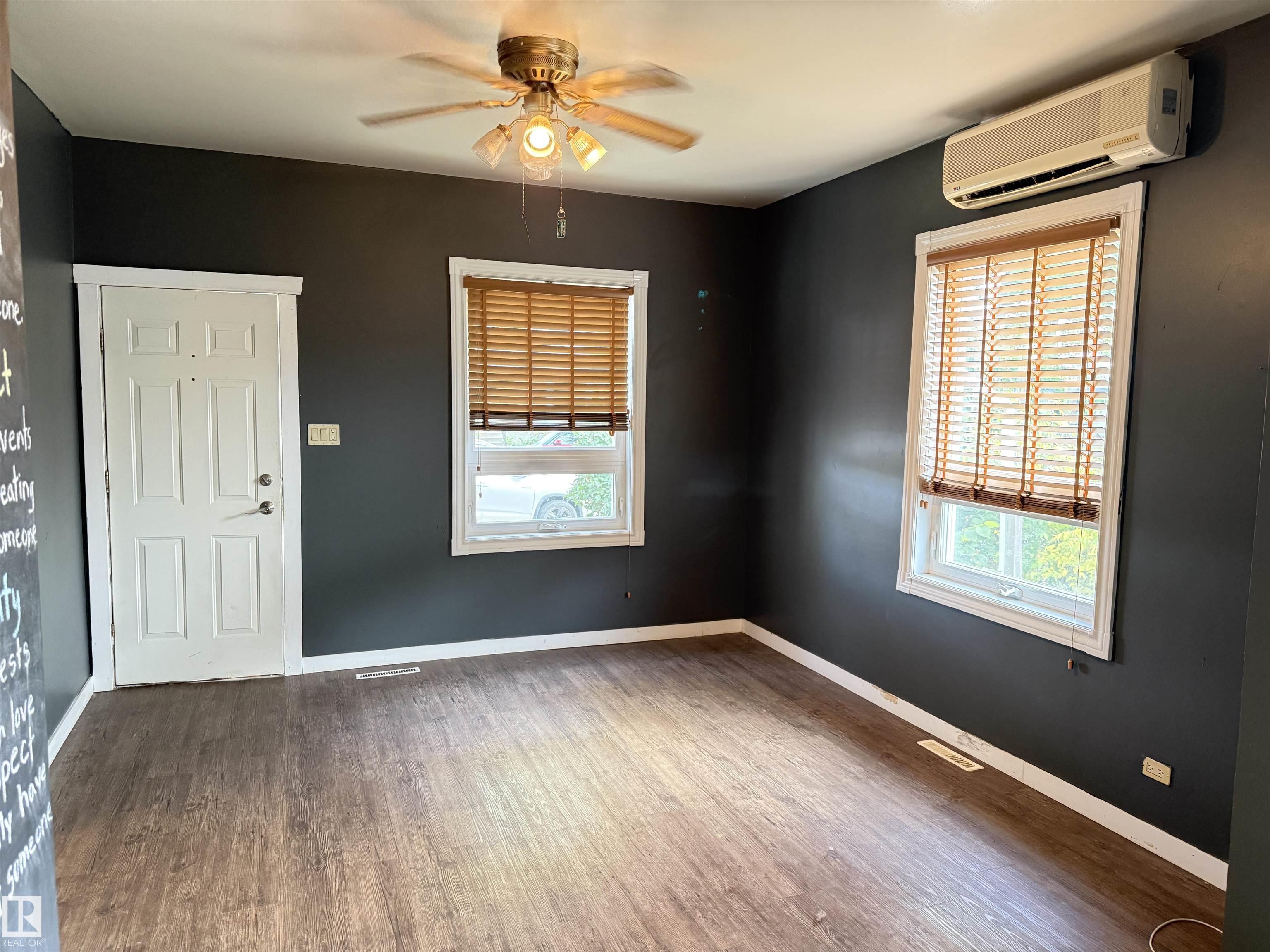 Photo 8 at 11942 37 Street NW, Beacon Heights, Edmonton
