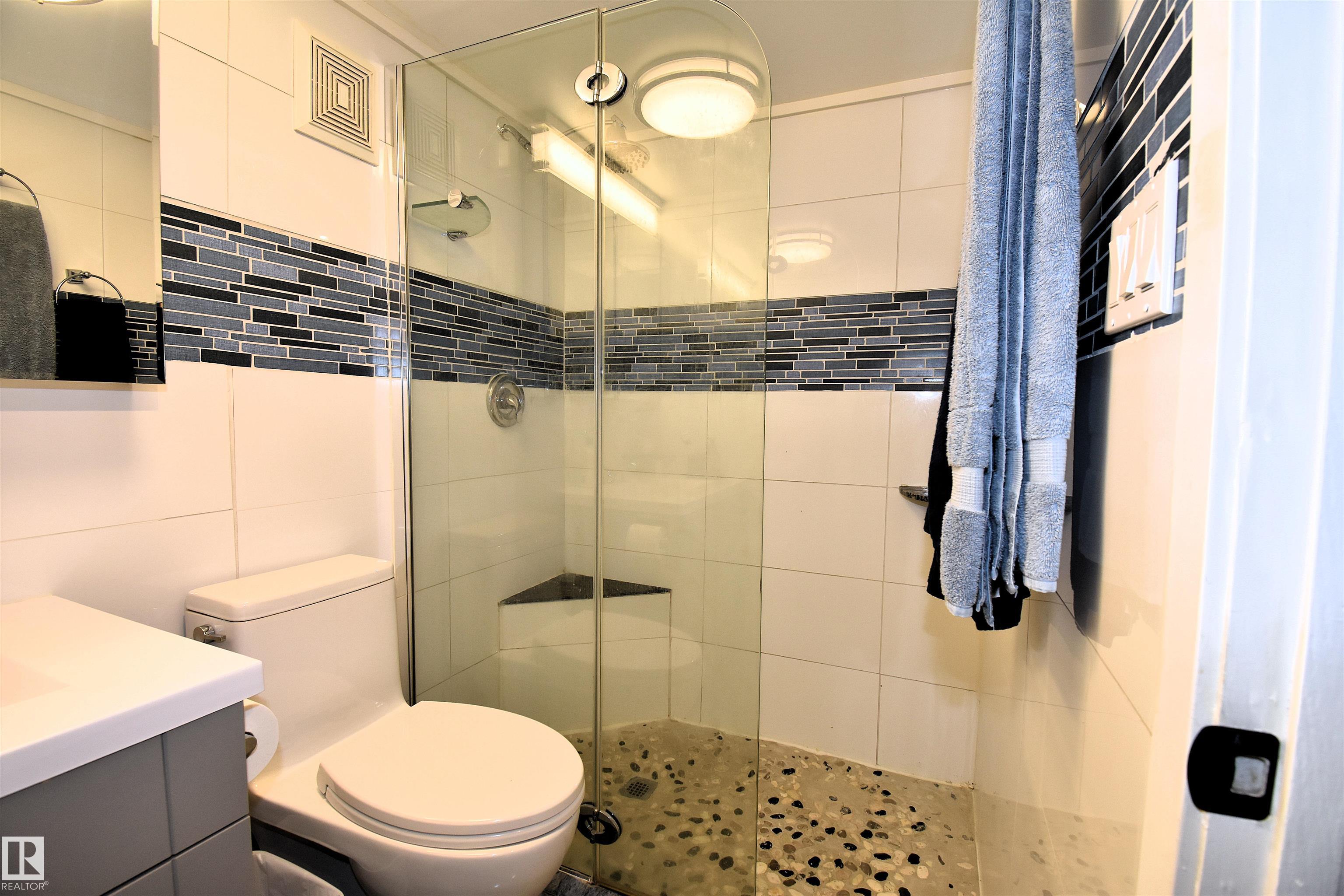 Photo 9 at 102 - 11325 109 Avenue NW, Queen Mary Park, Edmonton