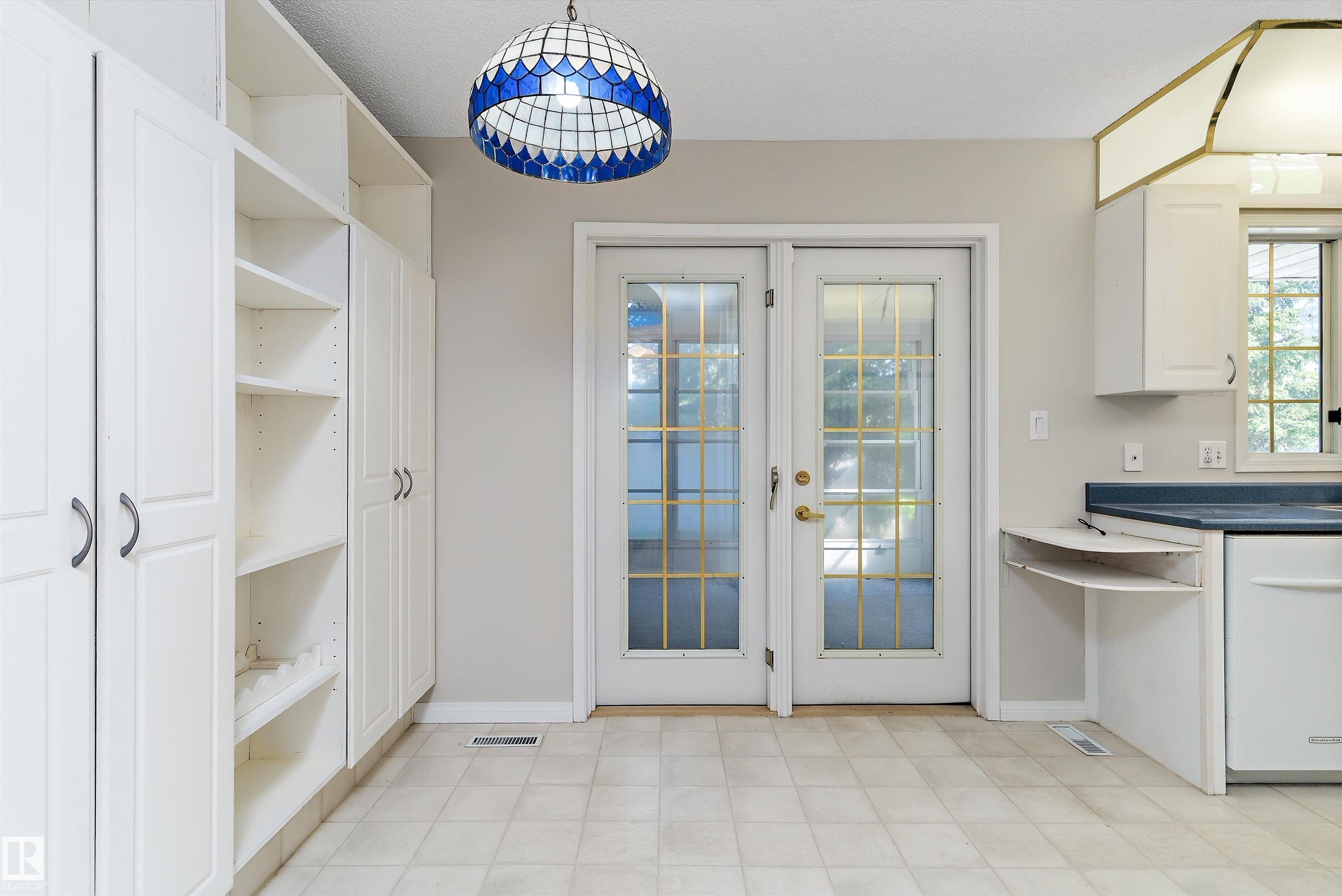 Photo 16 at 933 Youville Drive W NW, Tawa, Edmonton